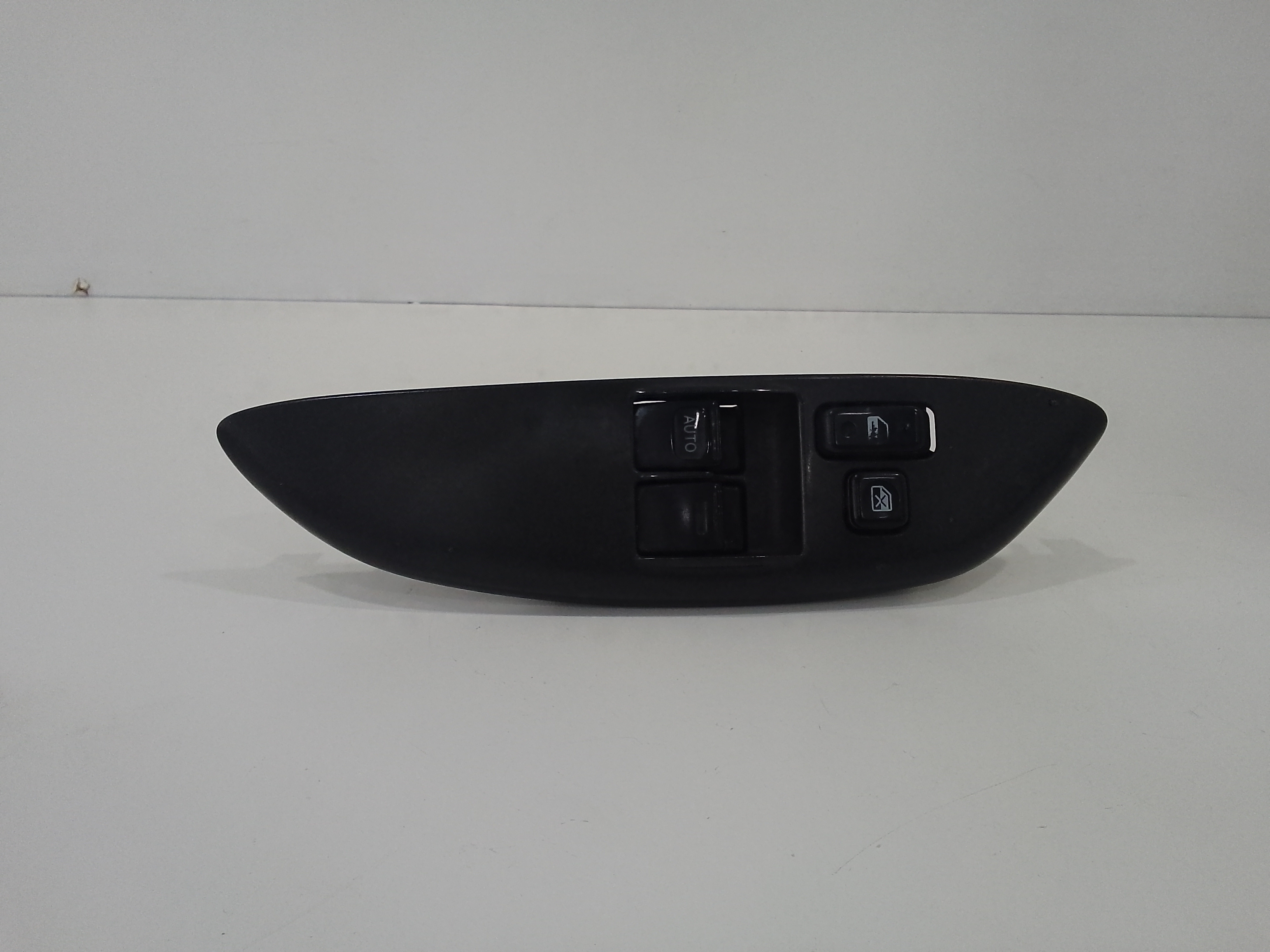 Interruttore Alzacristalli Porta Ant. Sinistro 848200D040 Usato