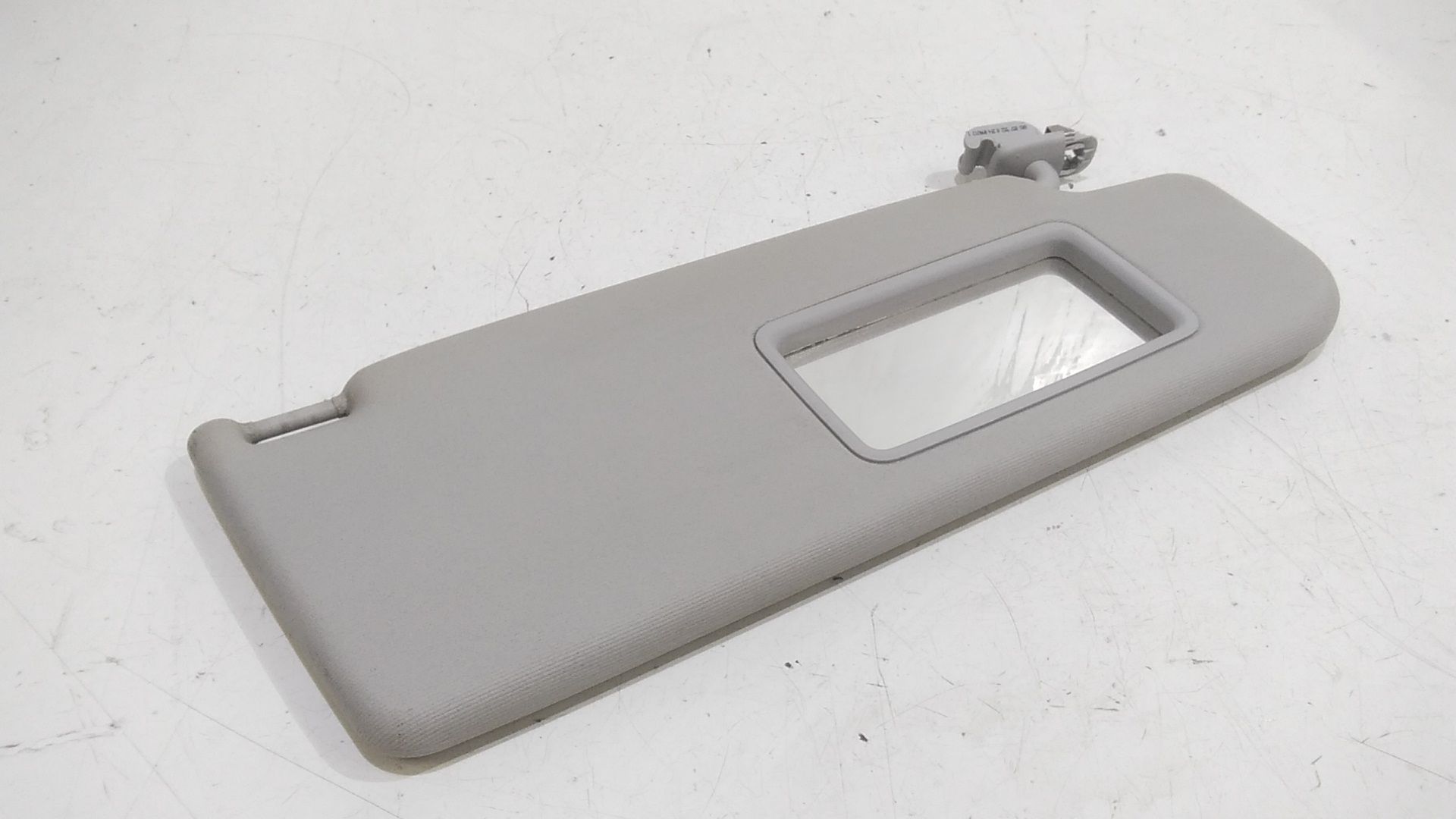 Aletta Parasole Parabrezza Destro 6RF857552C2F4 Usato