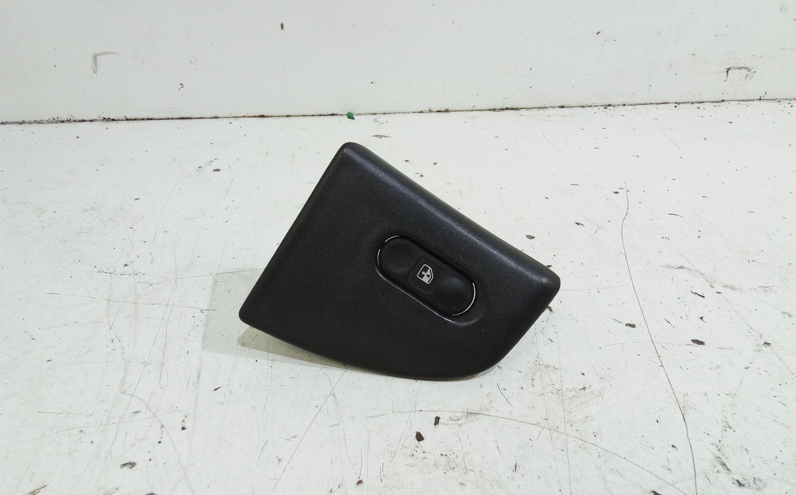 Interruttore Alzacristalli Porta Ant. Destro Usato