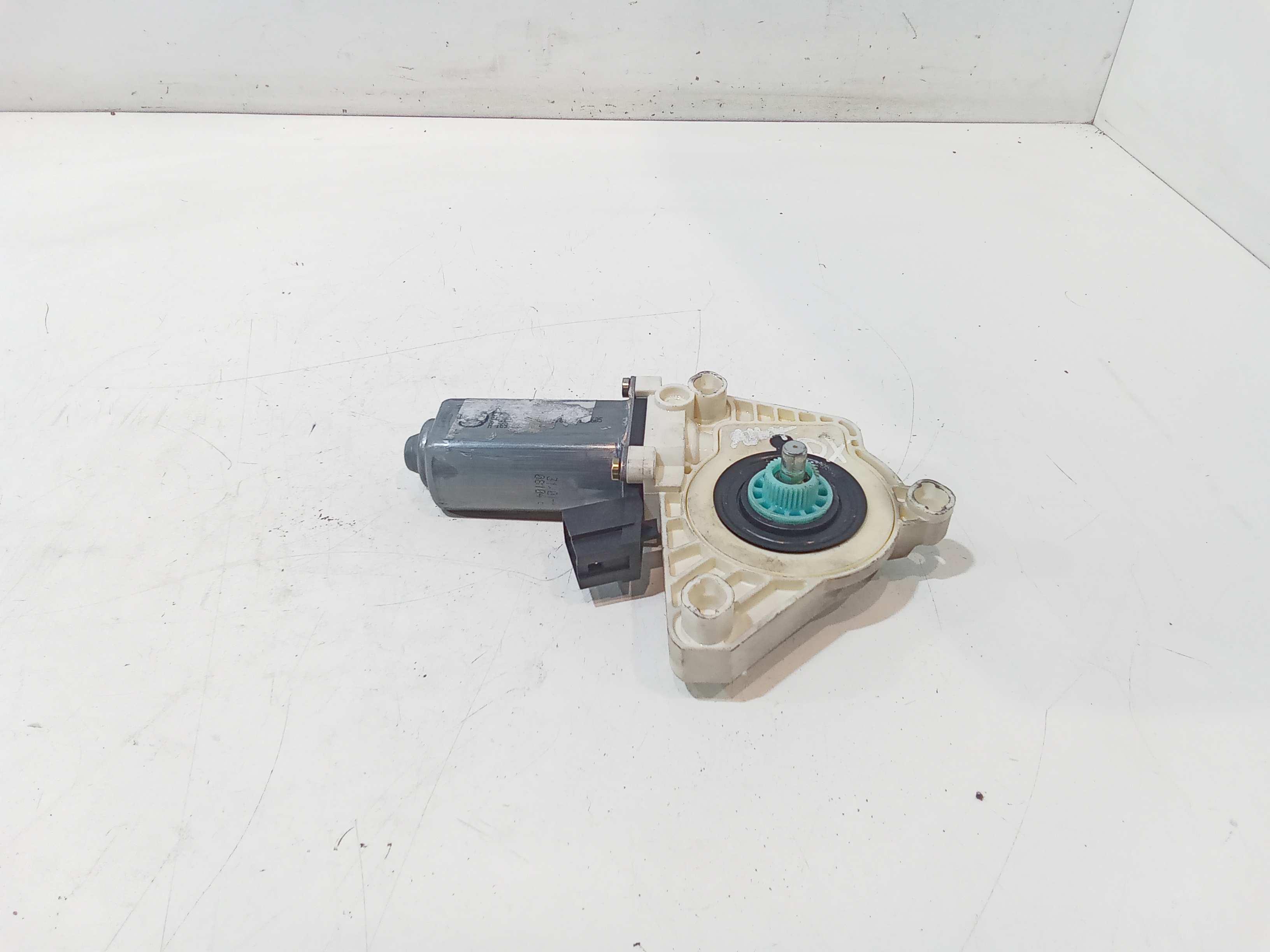 Motorino Alzacristallo Porta Ant. Destro A1698204242 Usato