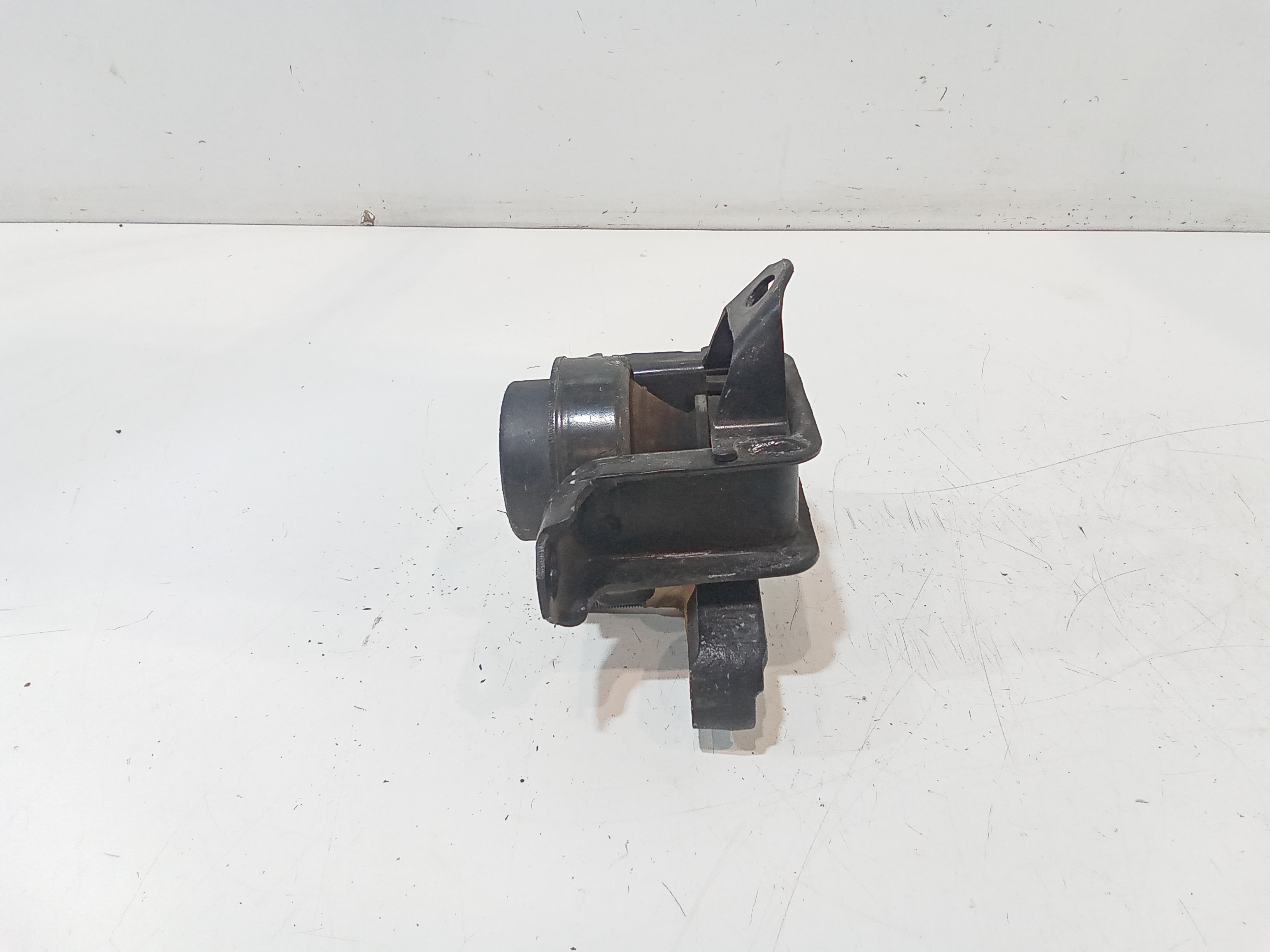 Piastra Alloggiamento Supporto Motore (Con Eventuale Bielletta O Tirante Associato) Usato