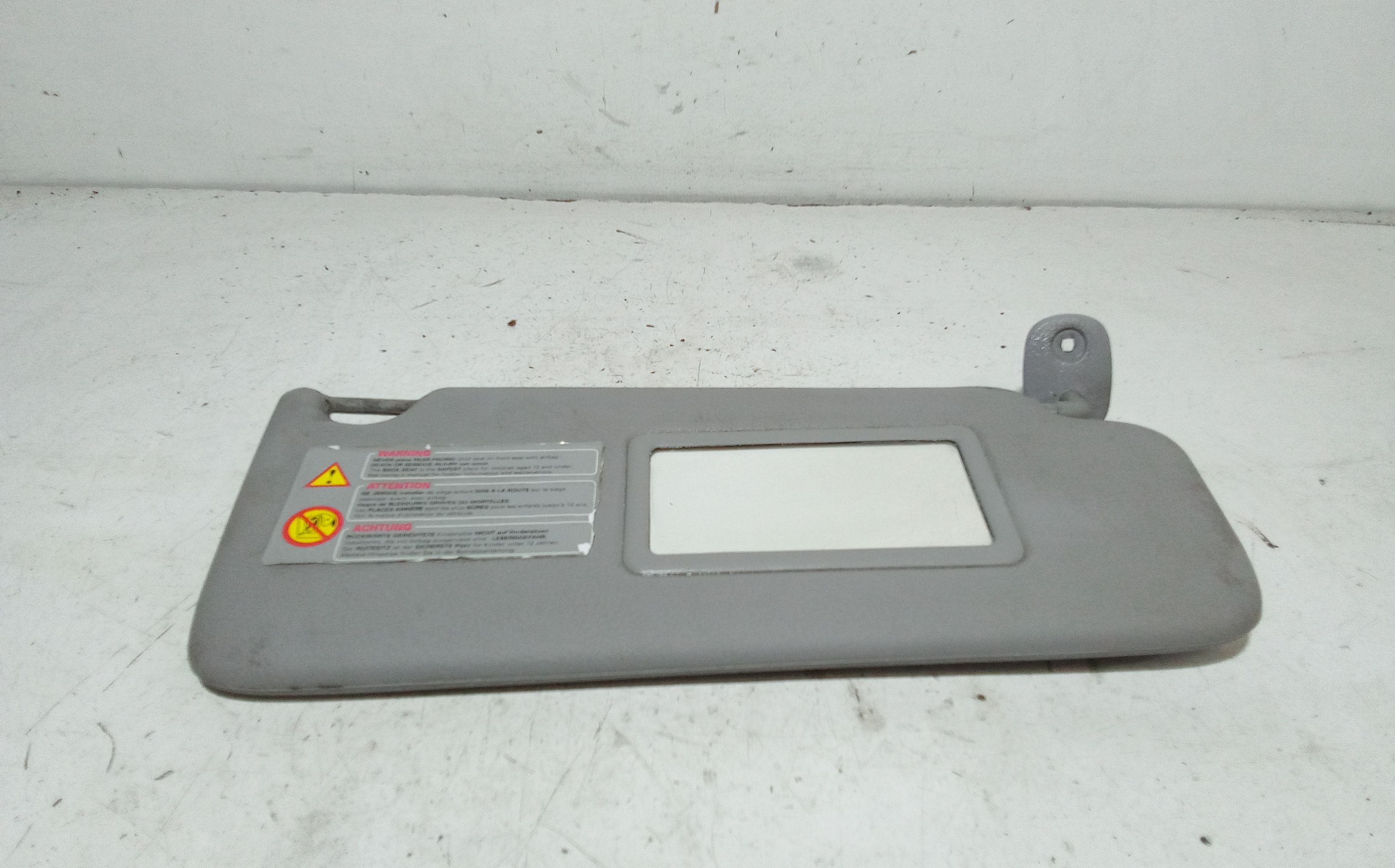 Aletta Parasole Parabrezza Destro 8200240038 Usato