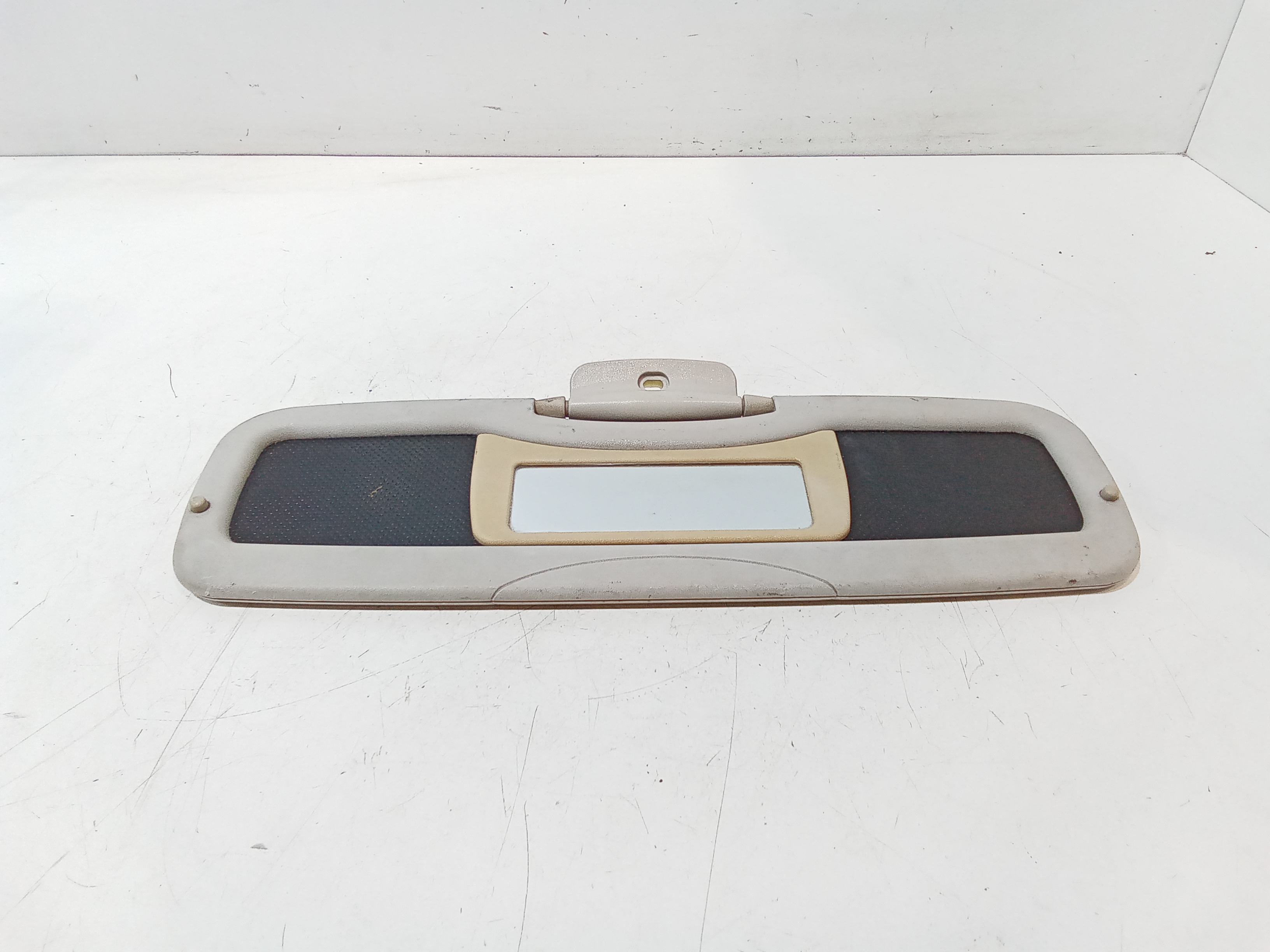 Aletta Parasole Parabrezza Destro Q0000706V009C24A00 Usato