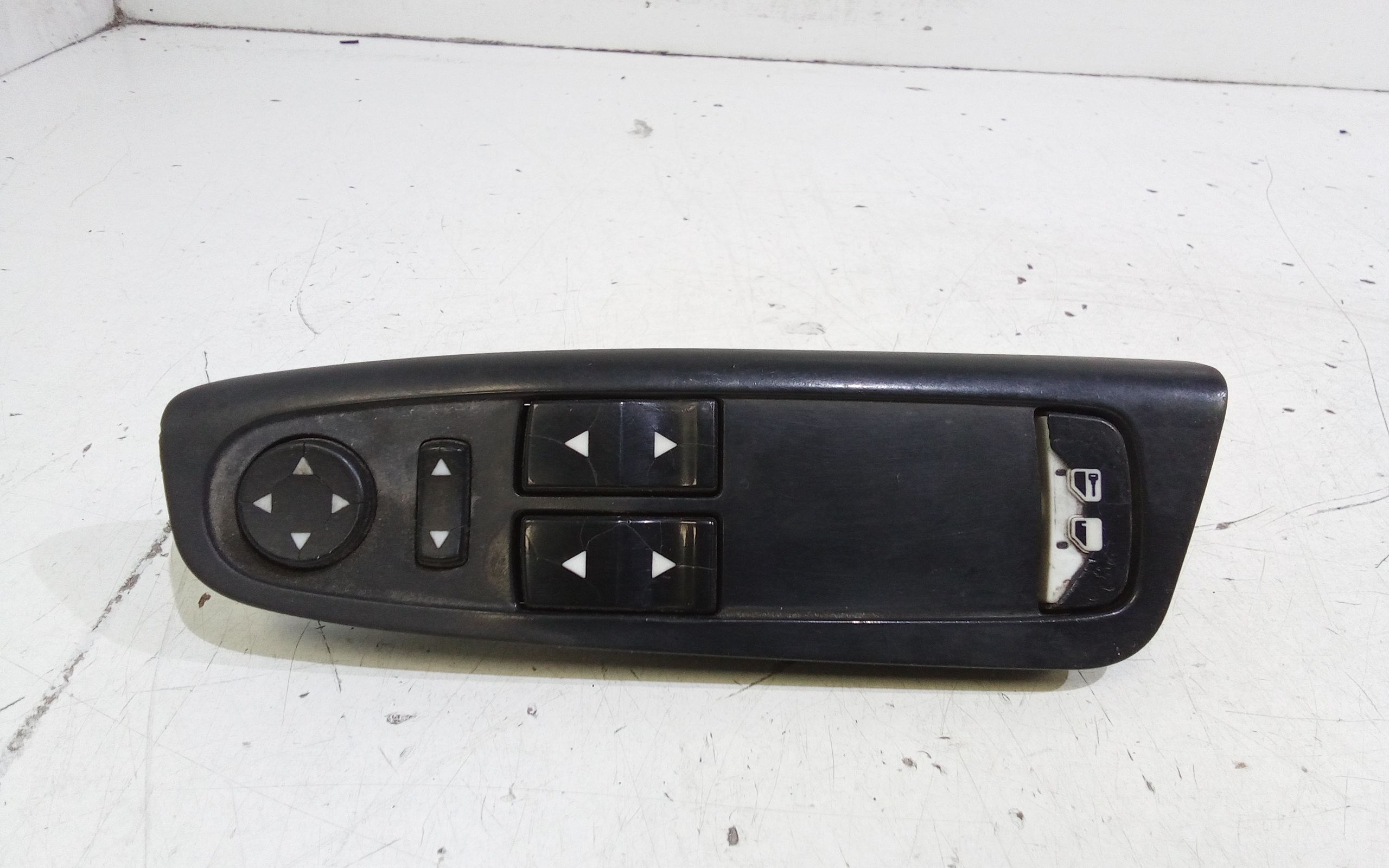 Interruttore Alzacristalli Porta Ant. Sinistro Usato