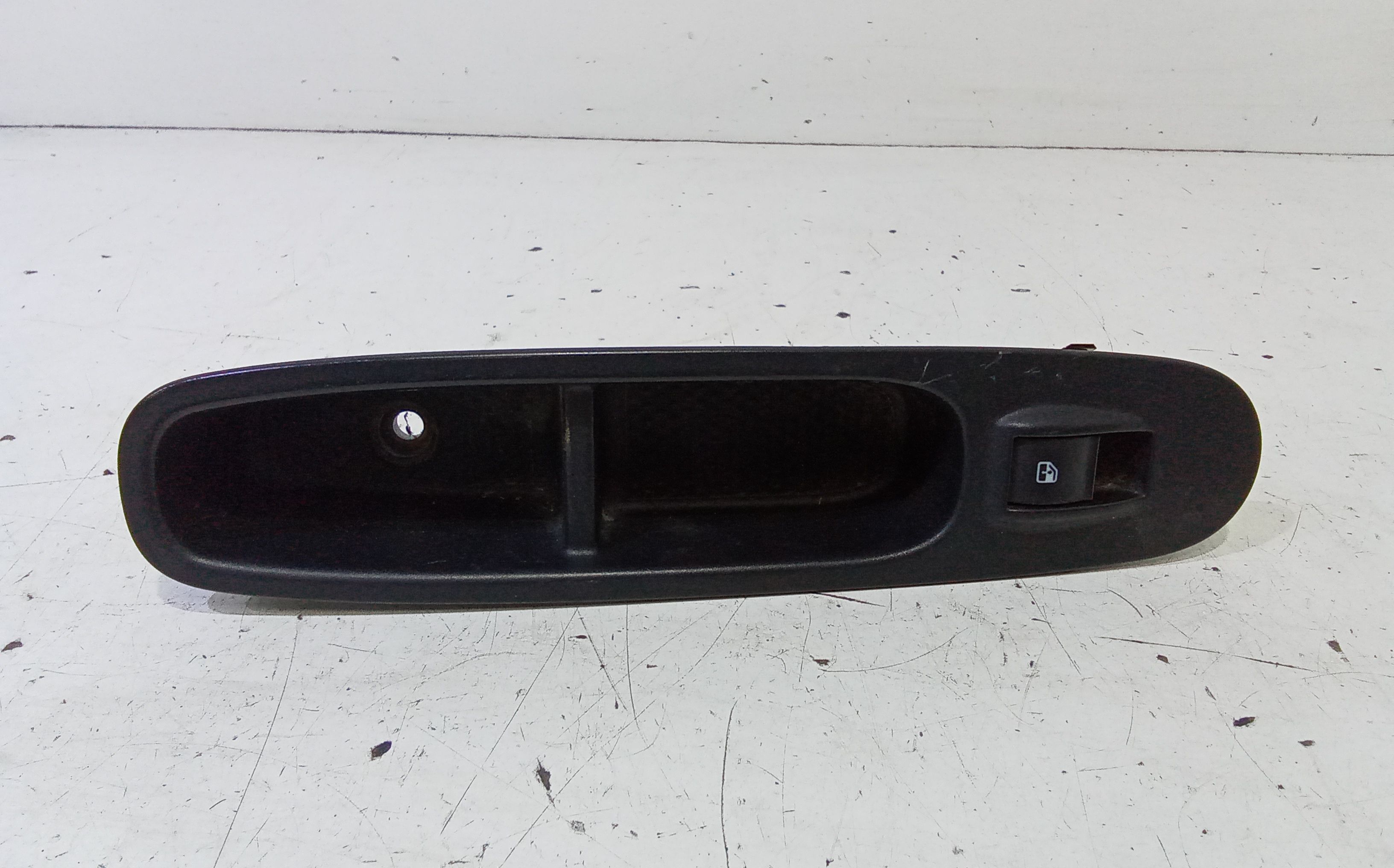 Interruttore Alzacristalli Porta Ant. Destro Usato