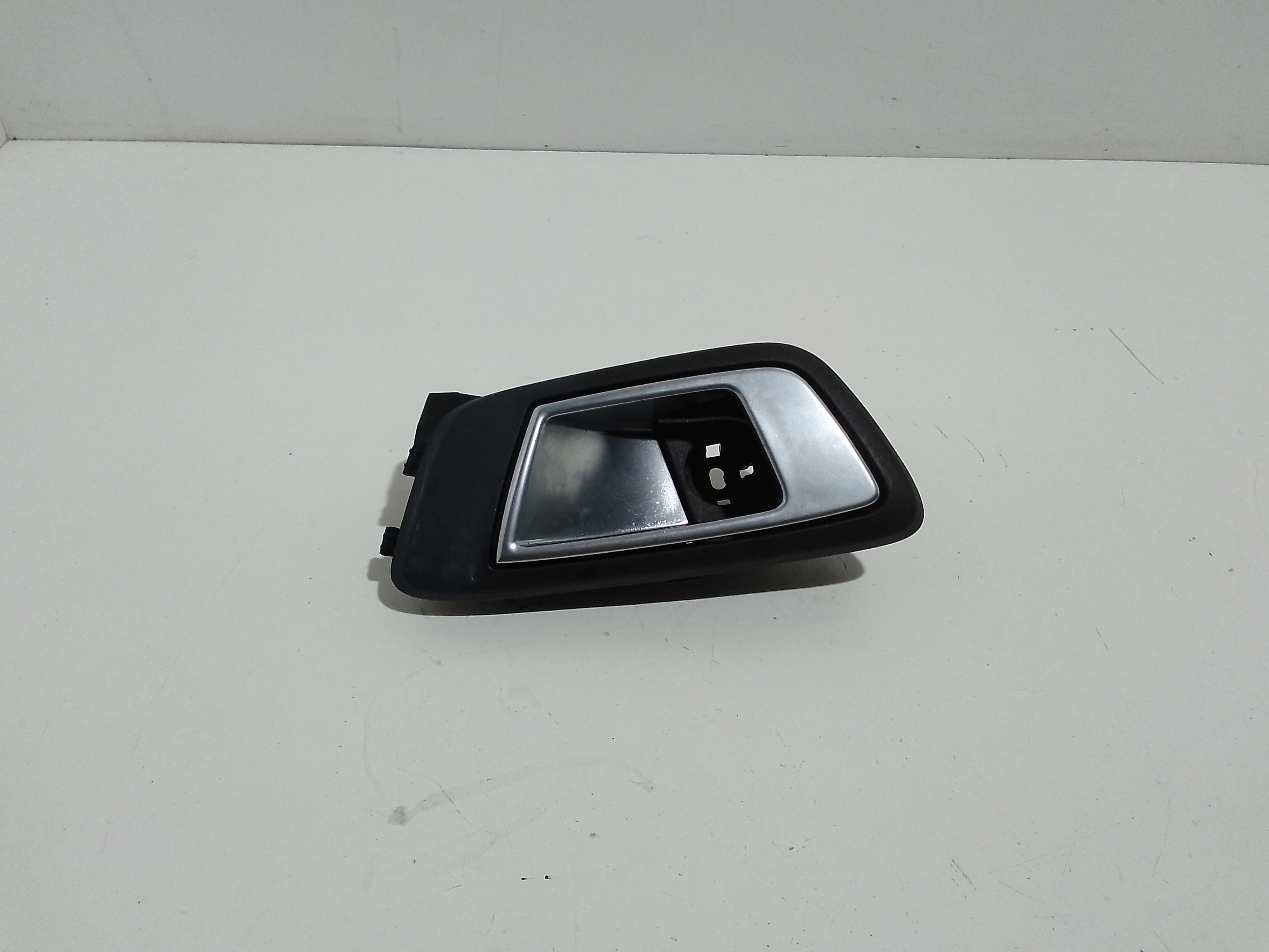 Maniglia Int. Apertura Porta Post. Destro Usato