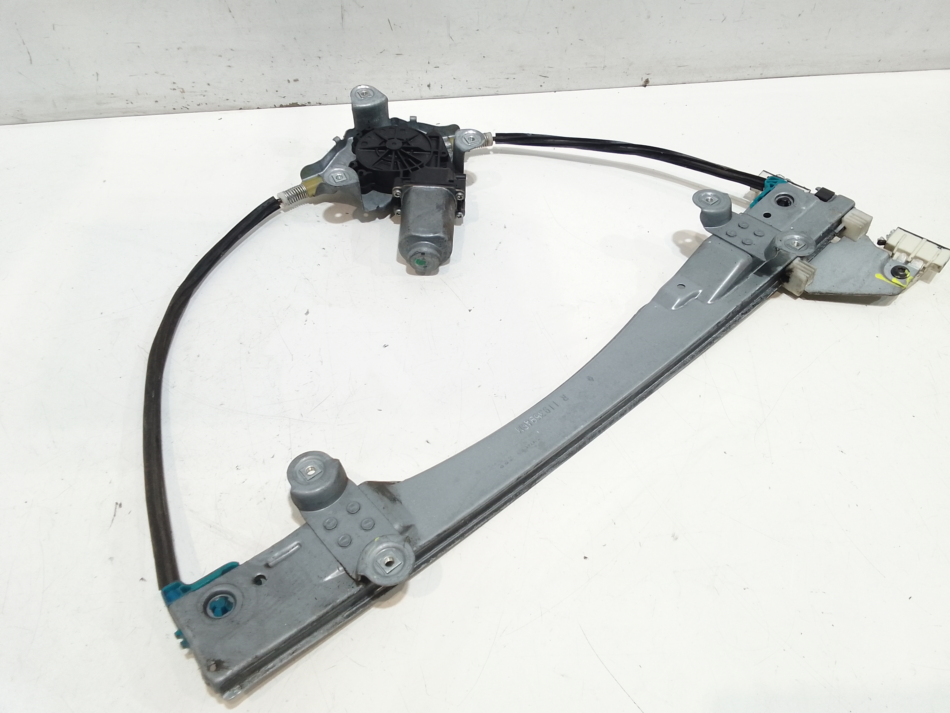 Alzacristallo Porta Ant. Destro 8200731461 Usato