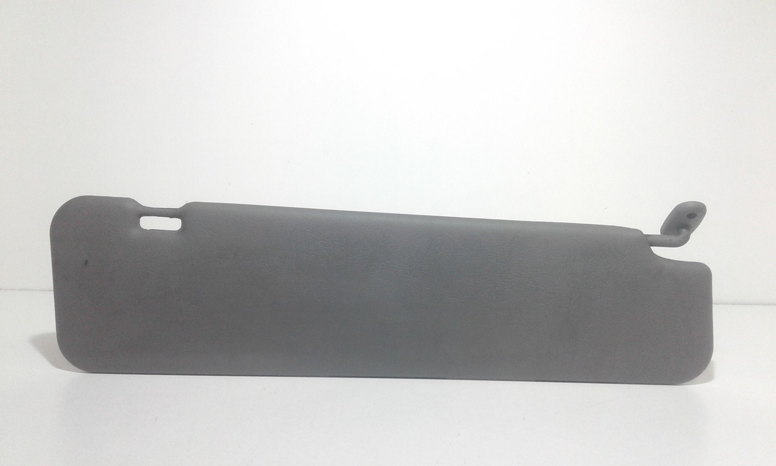 Aletta Parasole Parabrezza Sinistro A6388100010 Usato