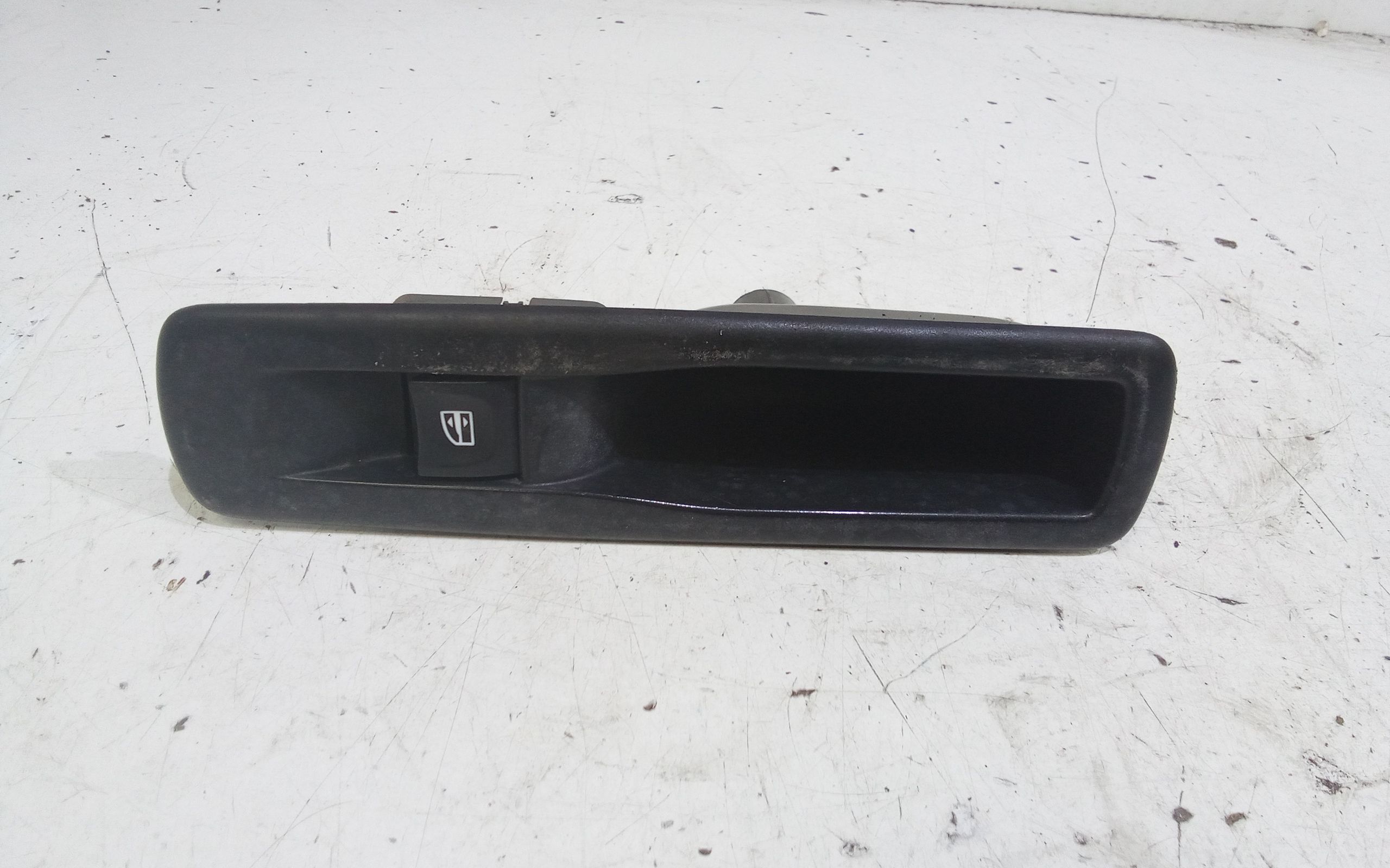 Interruttore Alzacristalli Porta Post. Destro 254010003R Usato