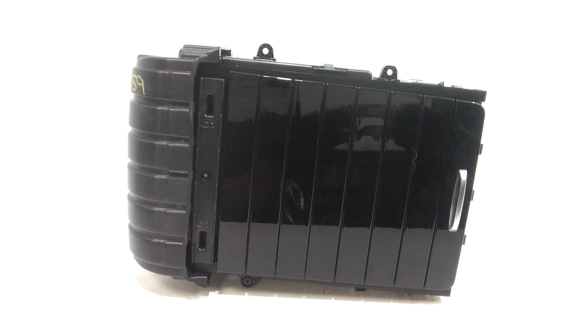 Cassetto Portaoggetti Inf. Plancia Destro Usato