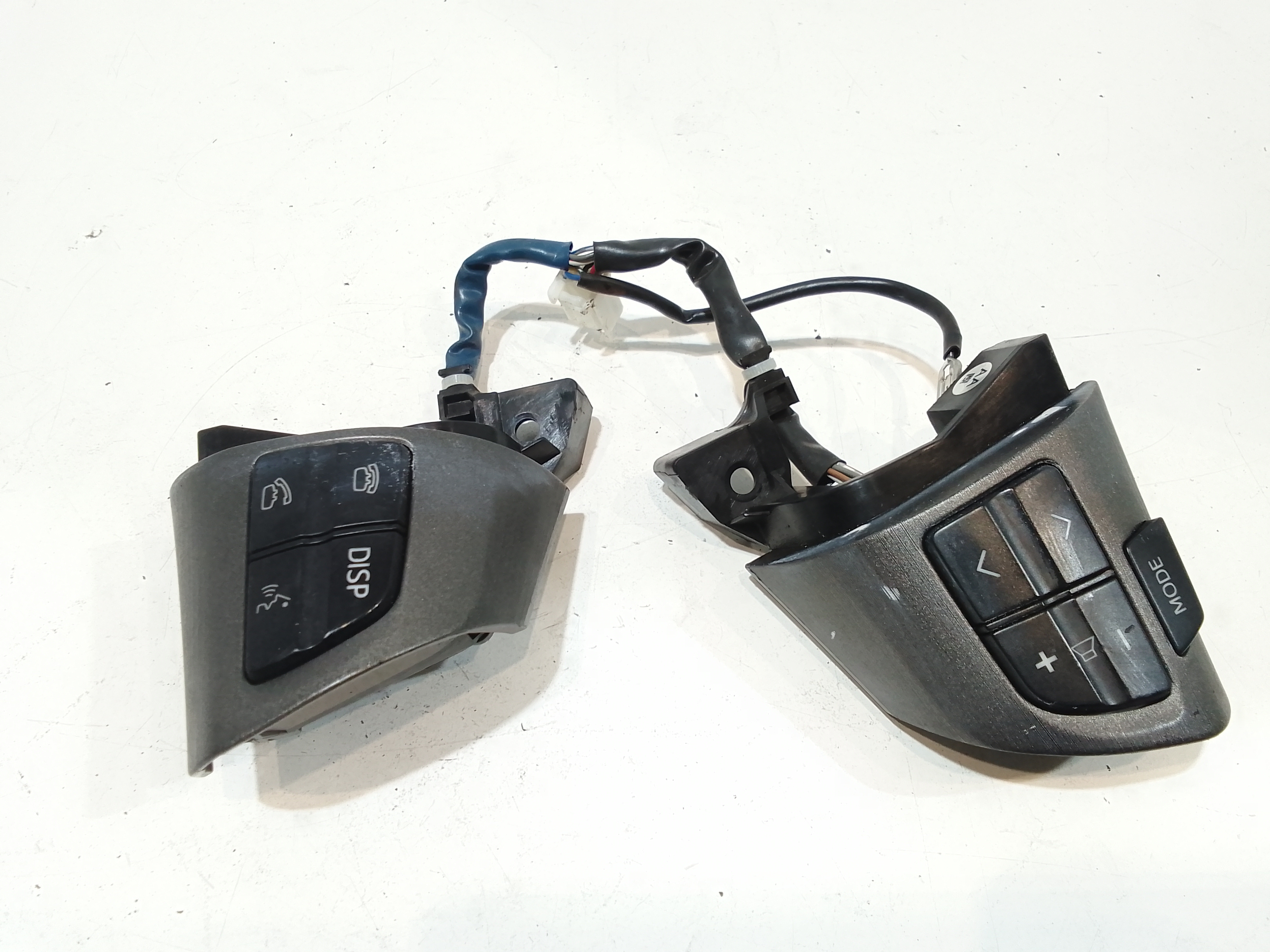 Blocco Volante Multifunzione 8425042060 Usato