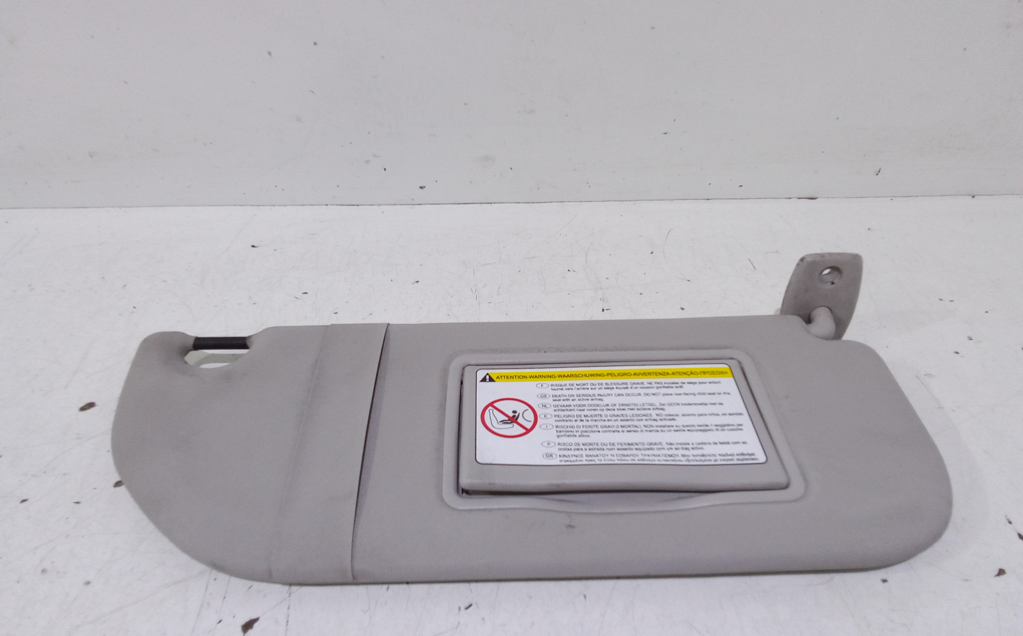 Aletta Parasole Parabrezza Destro 0474109010 Usato