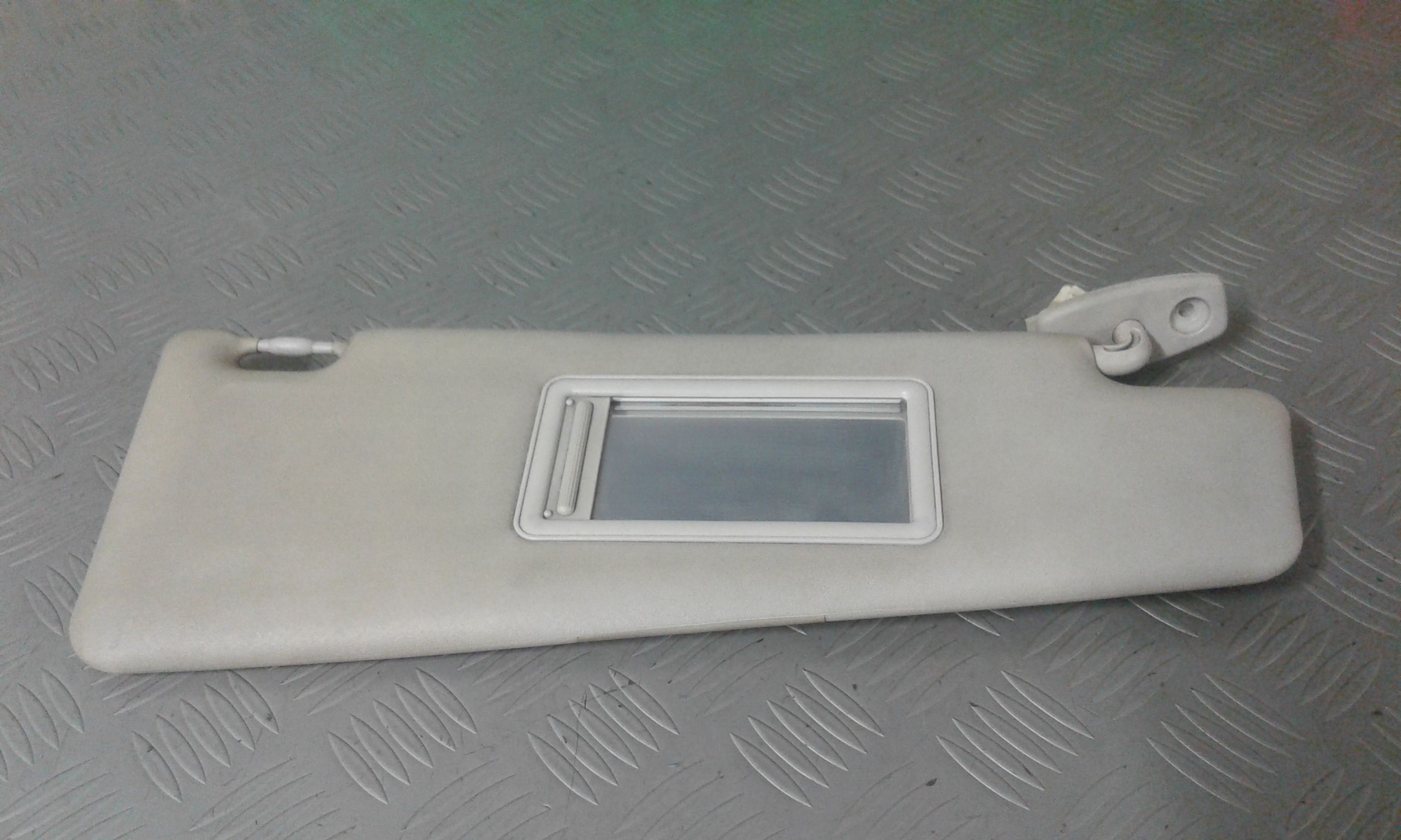 Aletta Parasole Parabrezza Destro 735361684 Usato