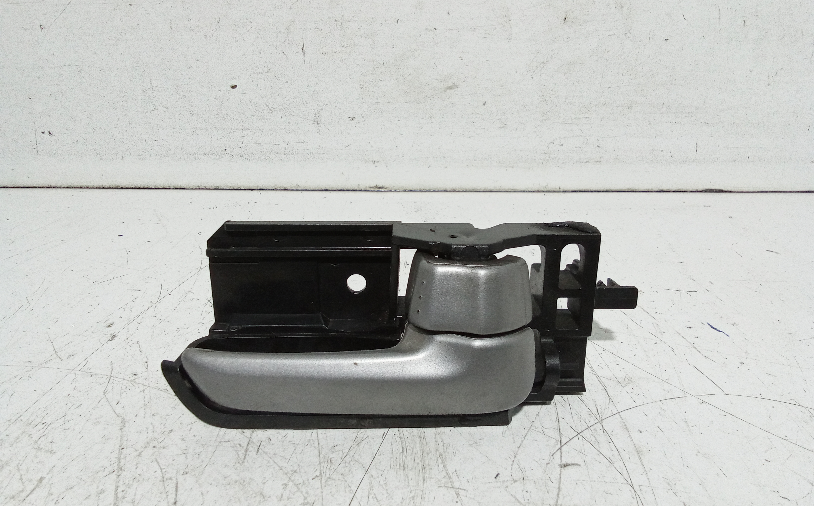 Maniglia Int. Apertura Porta Ant. Destro Usato