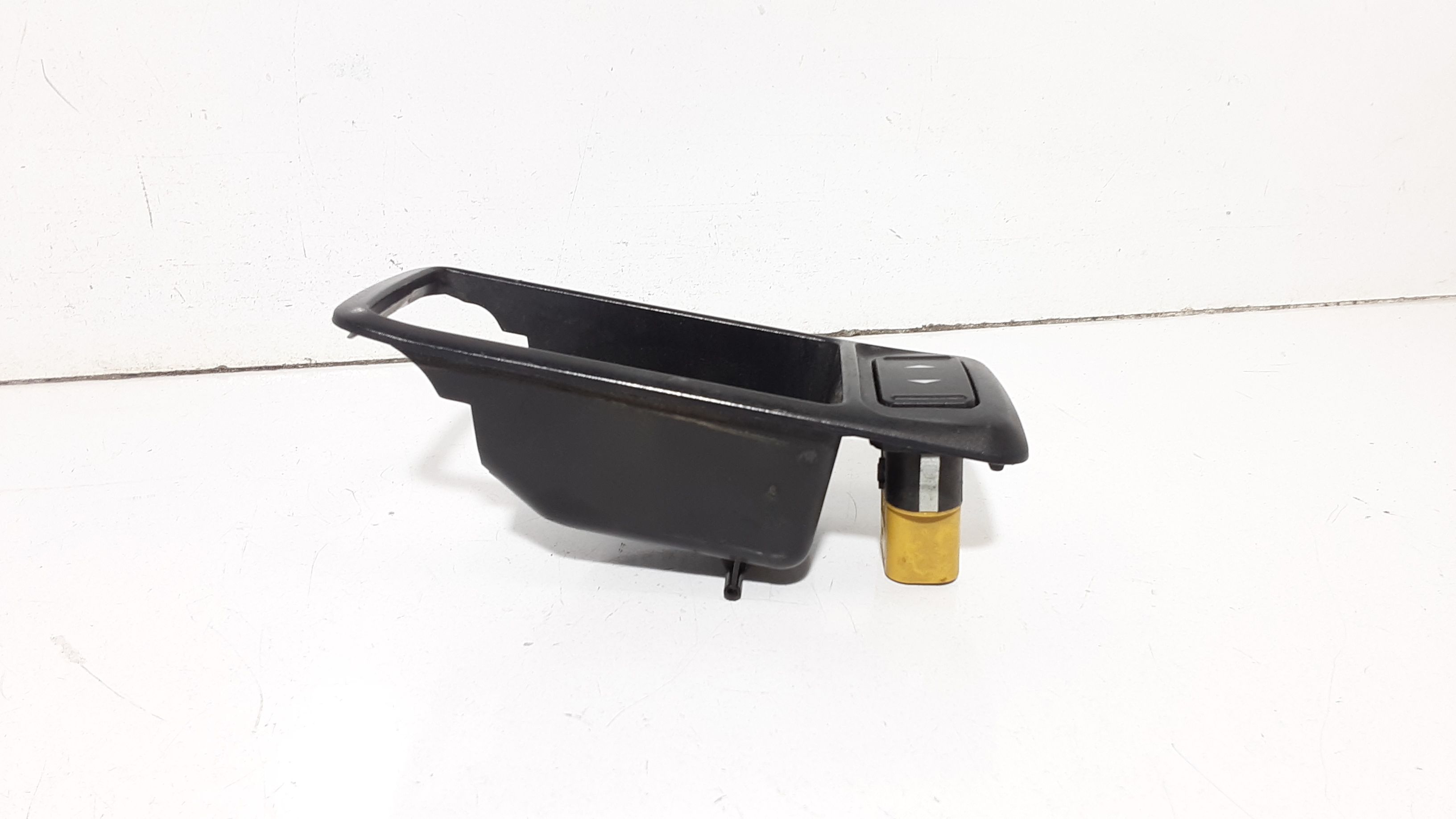 Interruttore Alzacristalli Porta Post. Destro 1223143 Usato