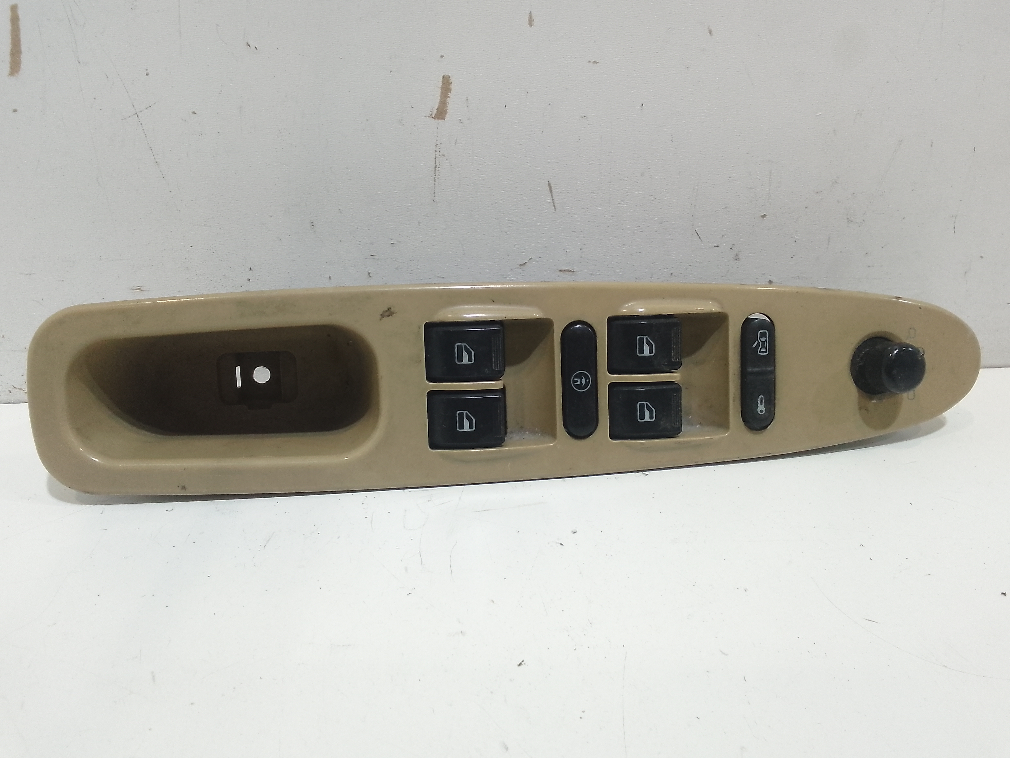 Interruttore Alzacristalli Porta Ant. Sinistro Usato