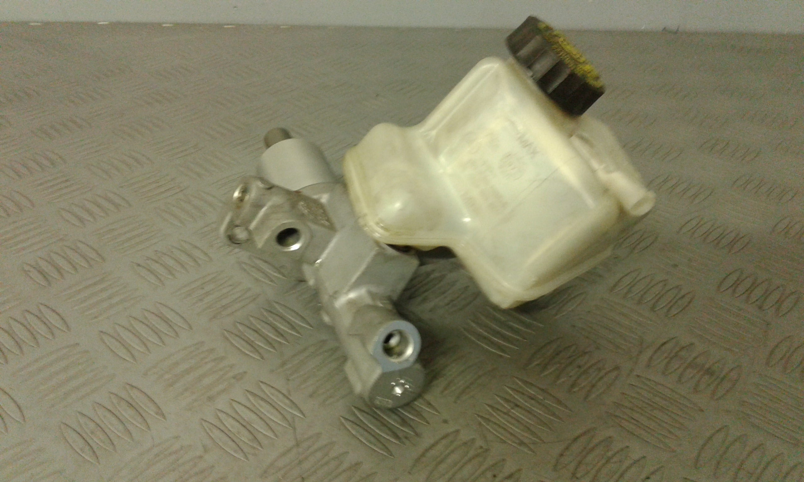 Pompa Comando Freni A2044300501 Usato