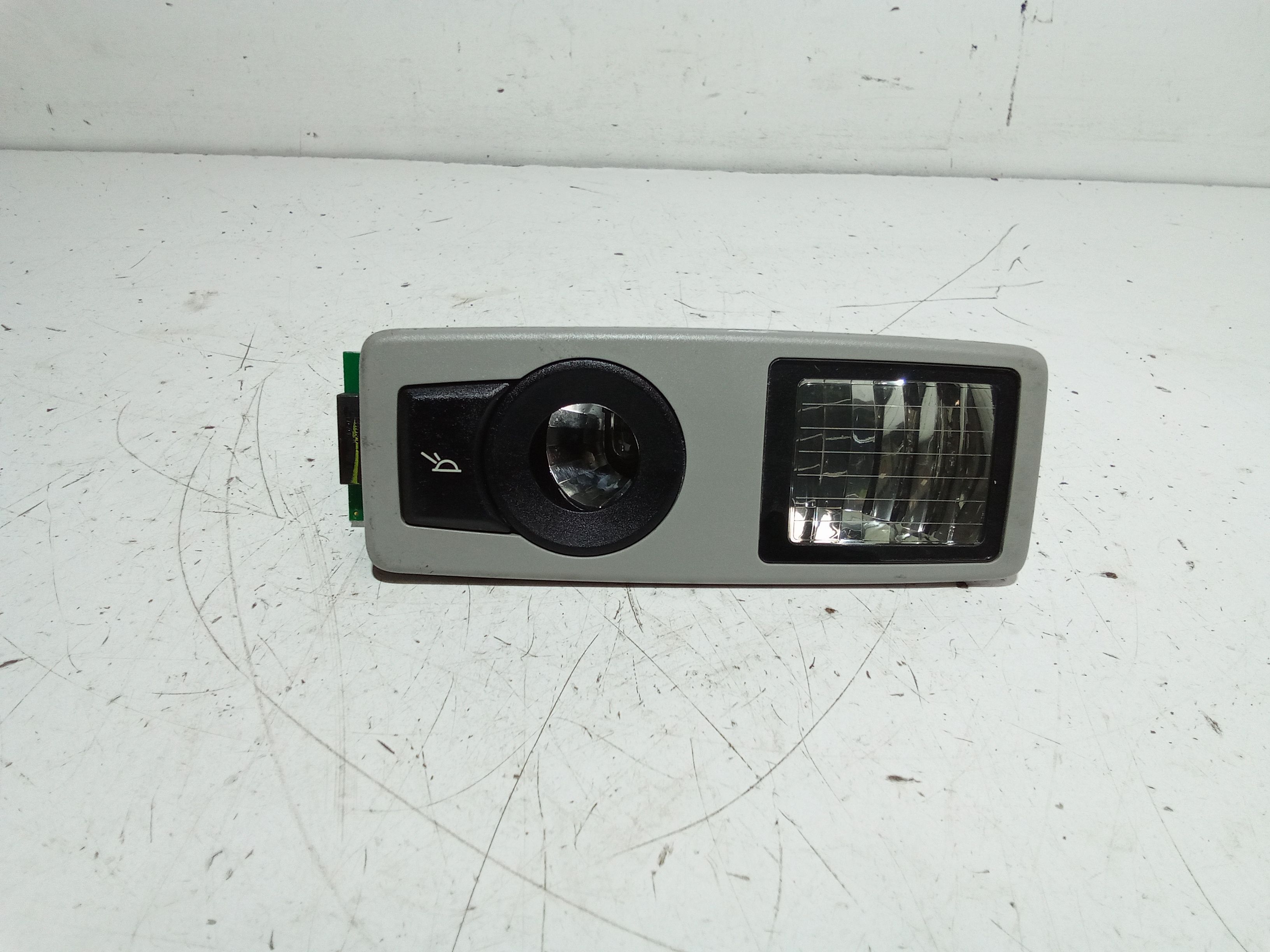 Luce Cortesia Centr. Tetto Usato