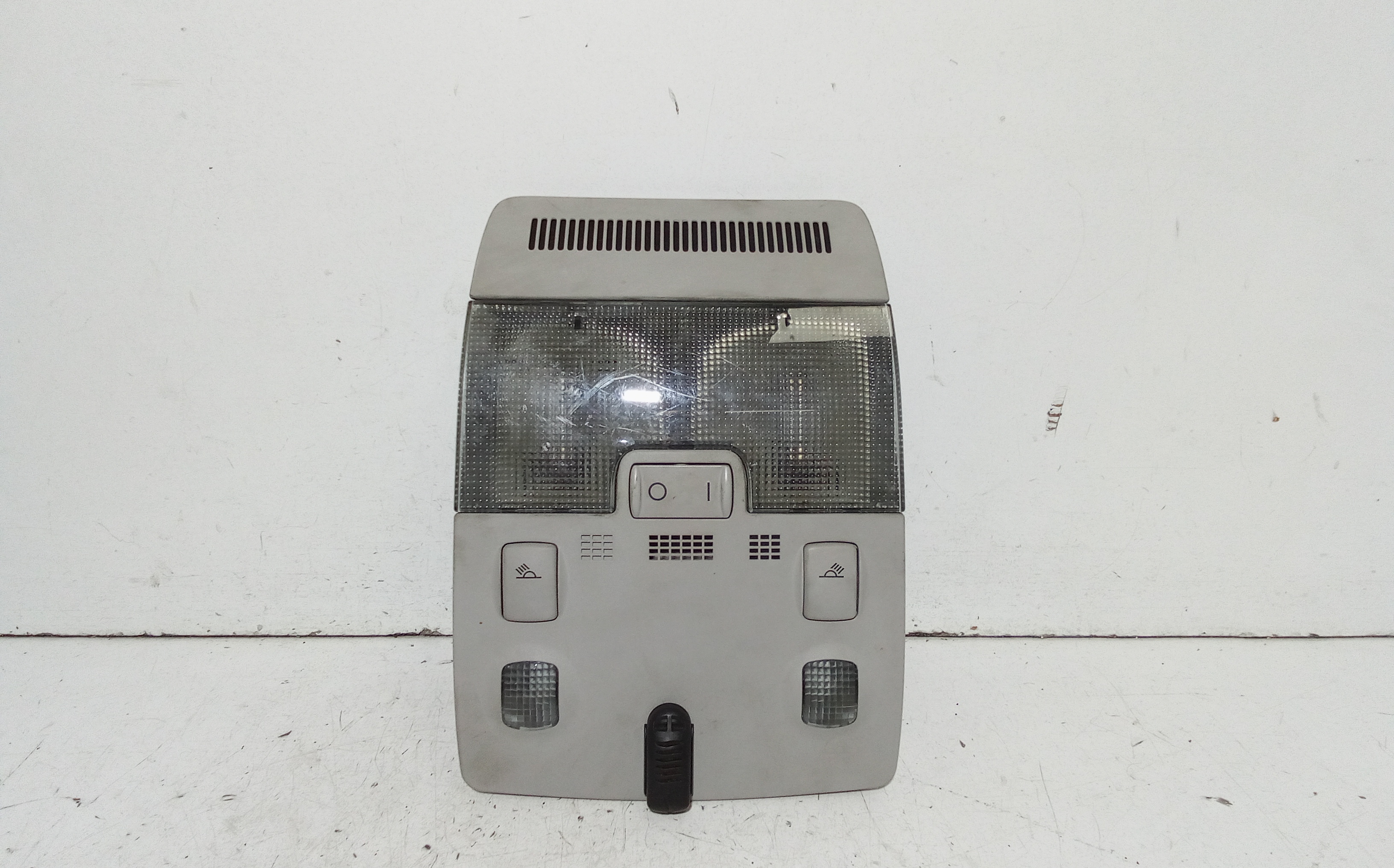 Luce Cortesia Ant. Tetto 8E09471066PS Usato