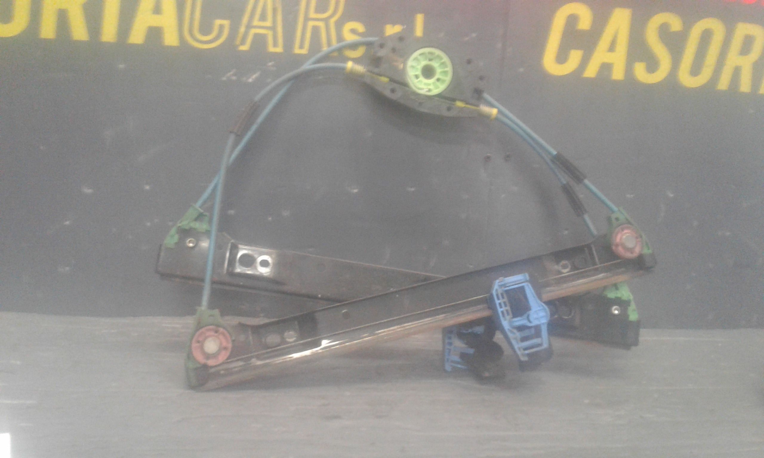 Alzacristallo Porta Ant. Destro Usato