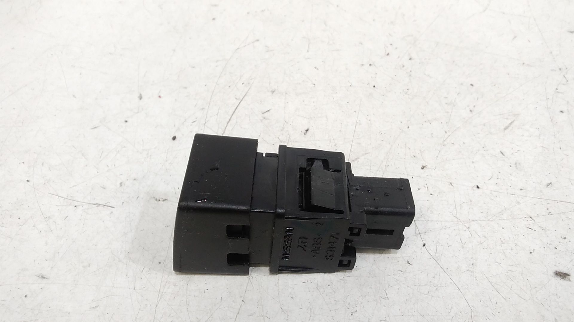 Interruttore Luci Emergenza 252901HA0A Usato