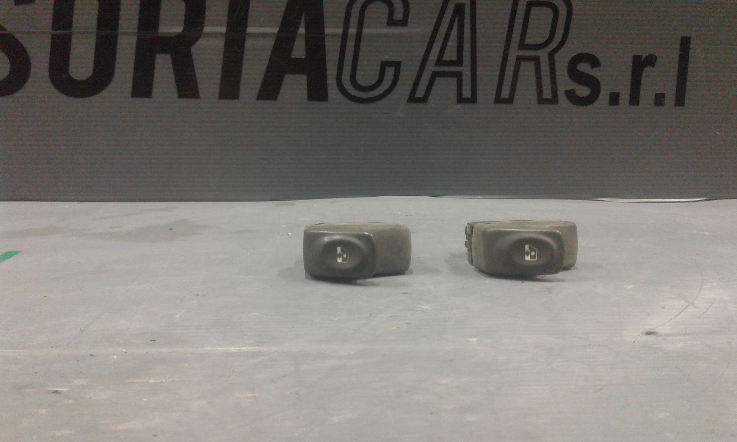 Interruttore Alzacristalli Porta Ant. Sinistro 7700432963 Usato