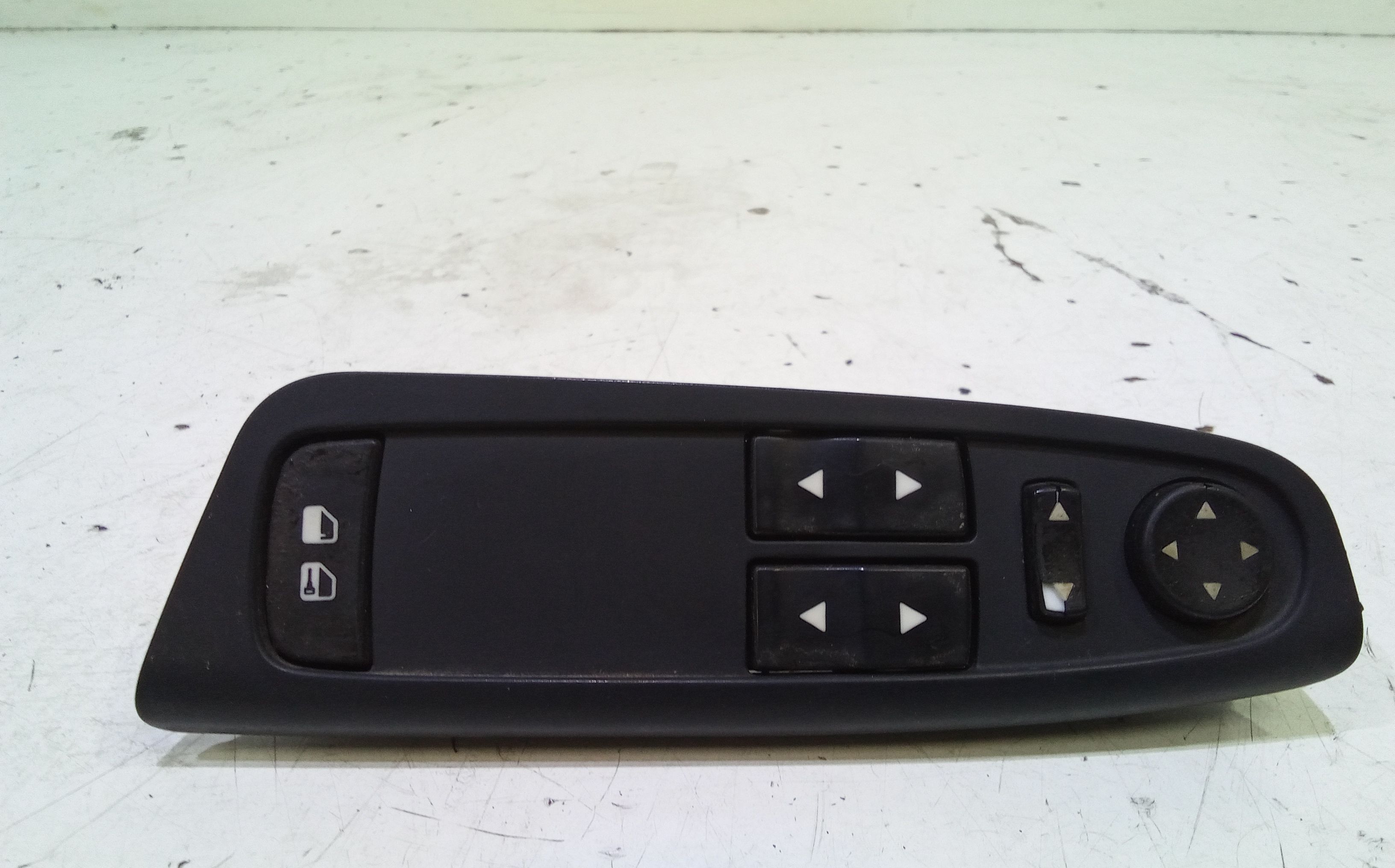 Interruttore Alzacristalli Porta Ant. Sinistro Usato