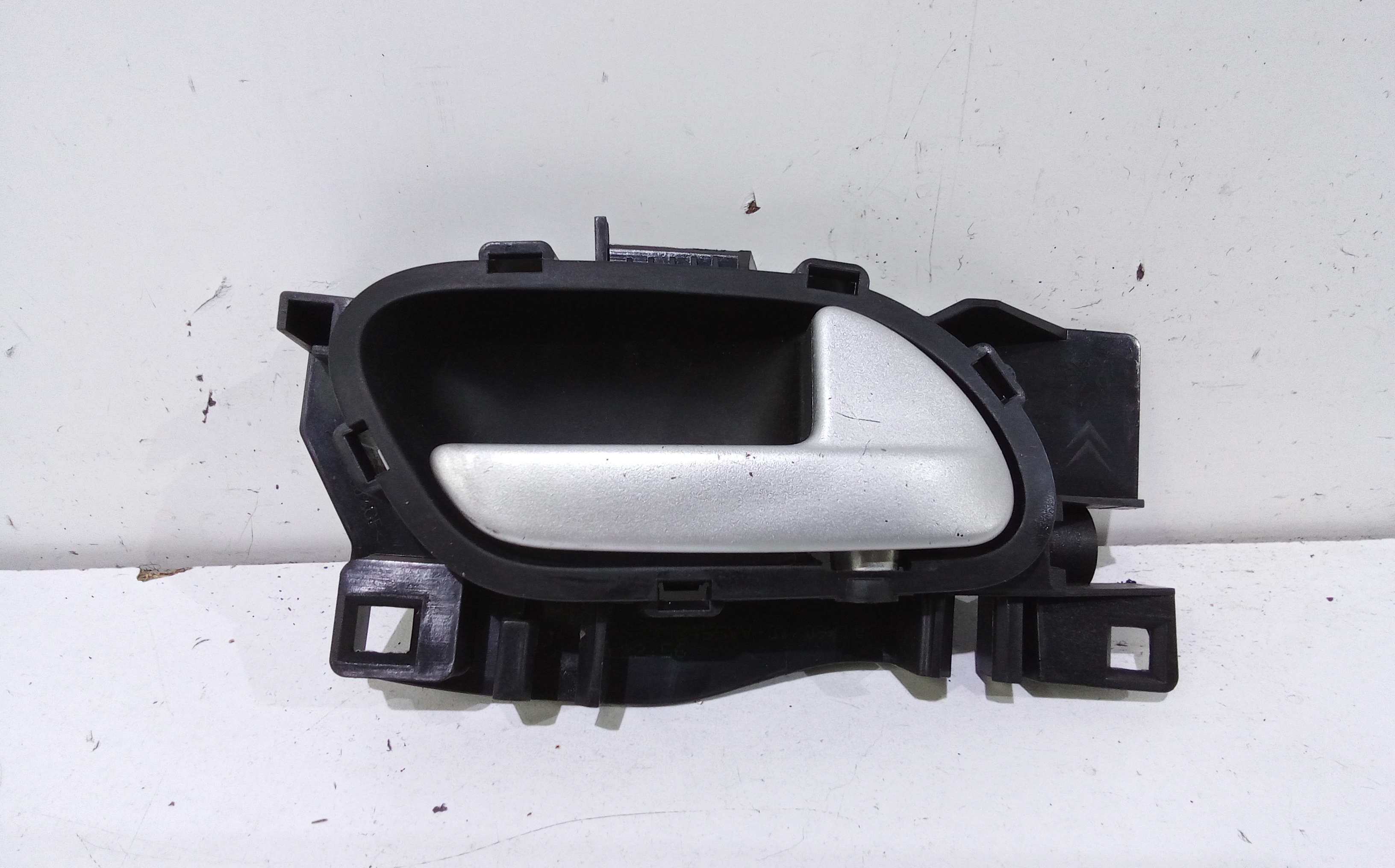 Maniglia Int. Apertura Porta Post. Destro 9144A4 Usato