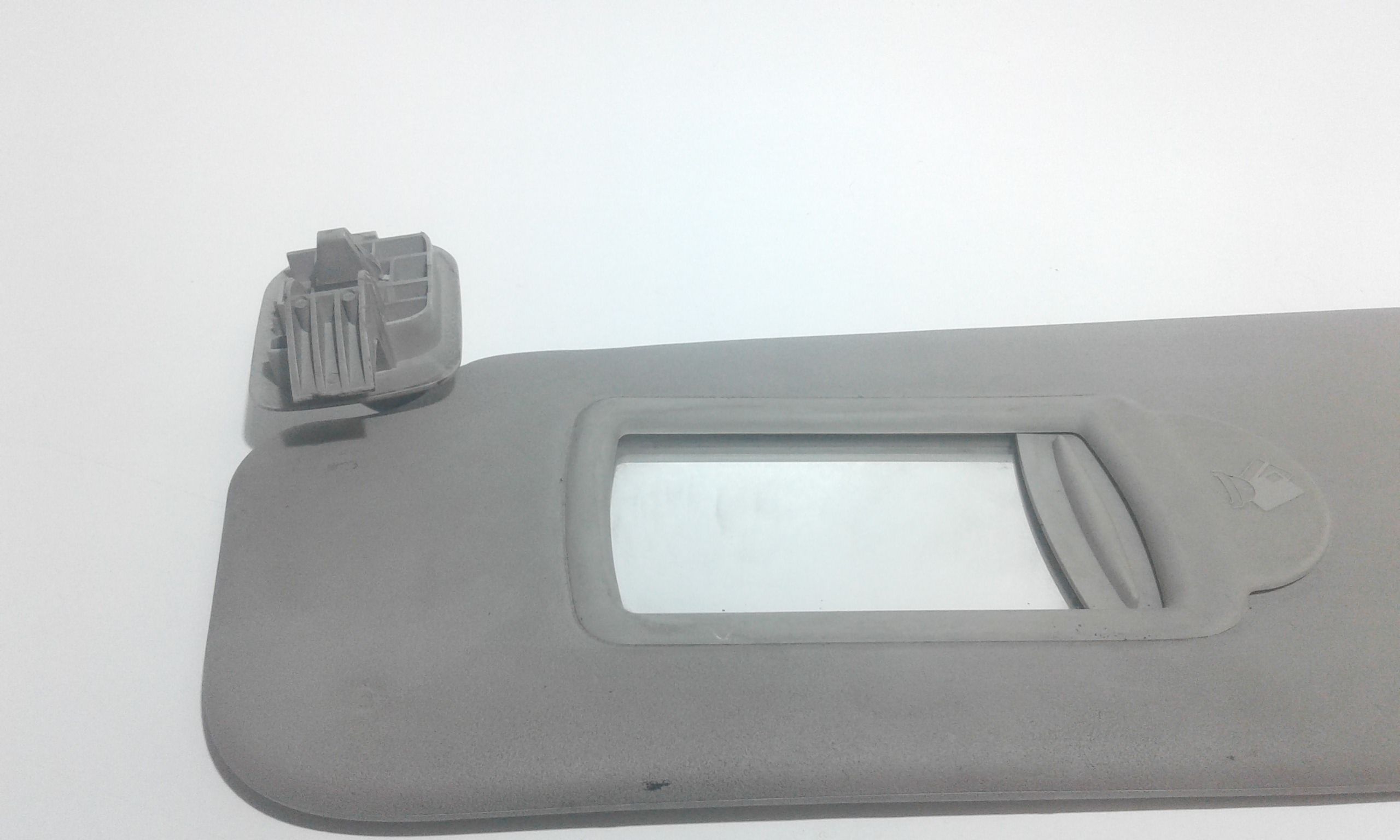 Aletta Parasole Parabrezza Sinistro 8200246823 Usato