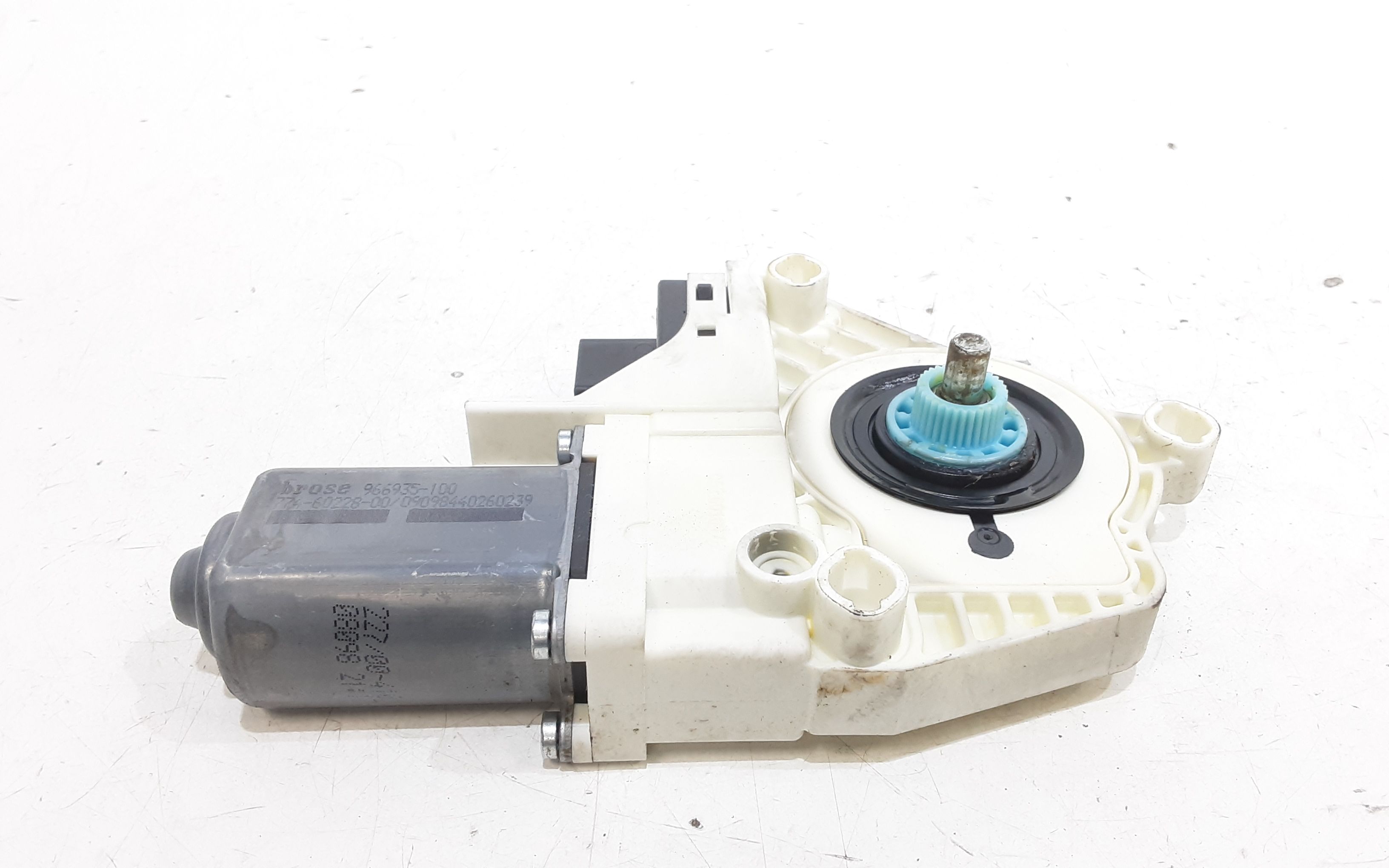 Motorino Alzacristallo Porta Ant. Sinistro 8T0959801B Usato