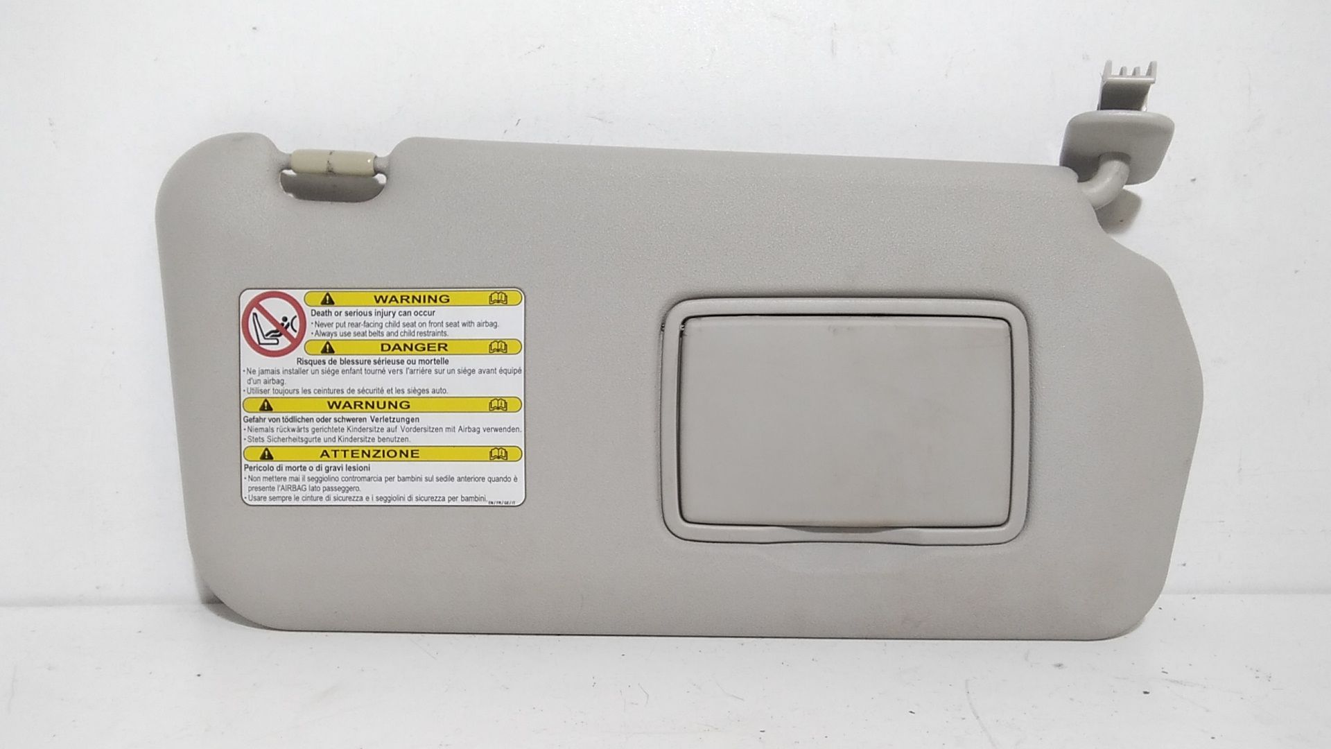 Aletta Parasole Parabrezza Destro CE456927075 Usato