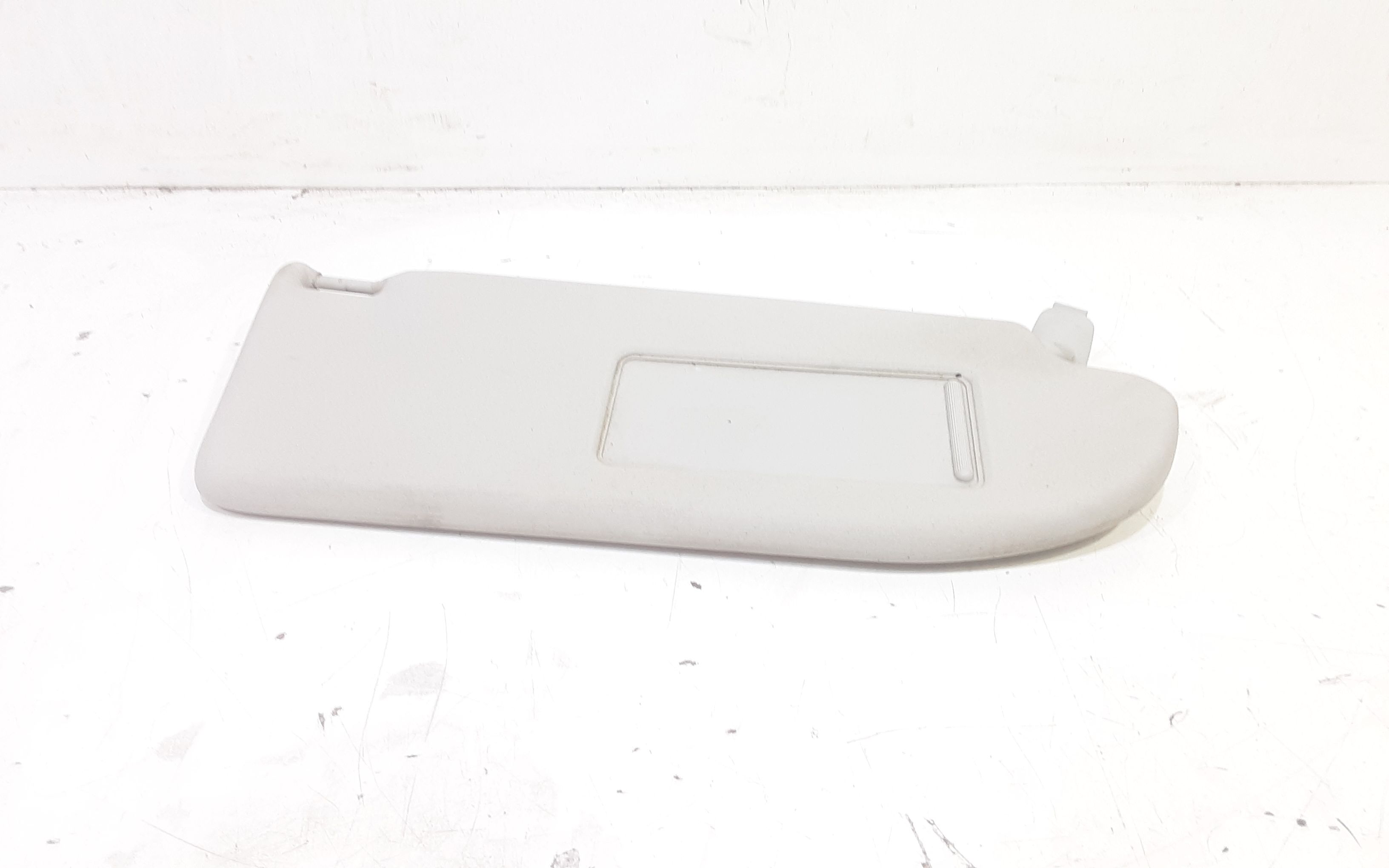 Aletta Parasole Parabrezza Destro 6J0857552C2F4 Usato