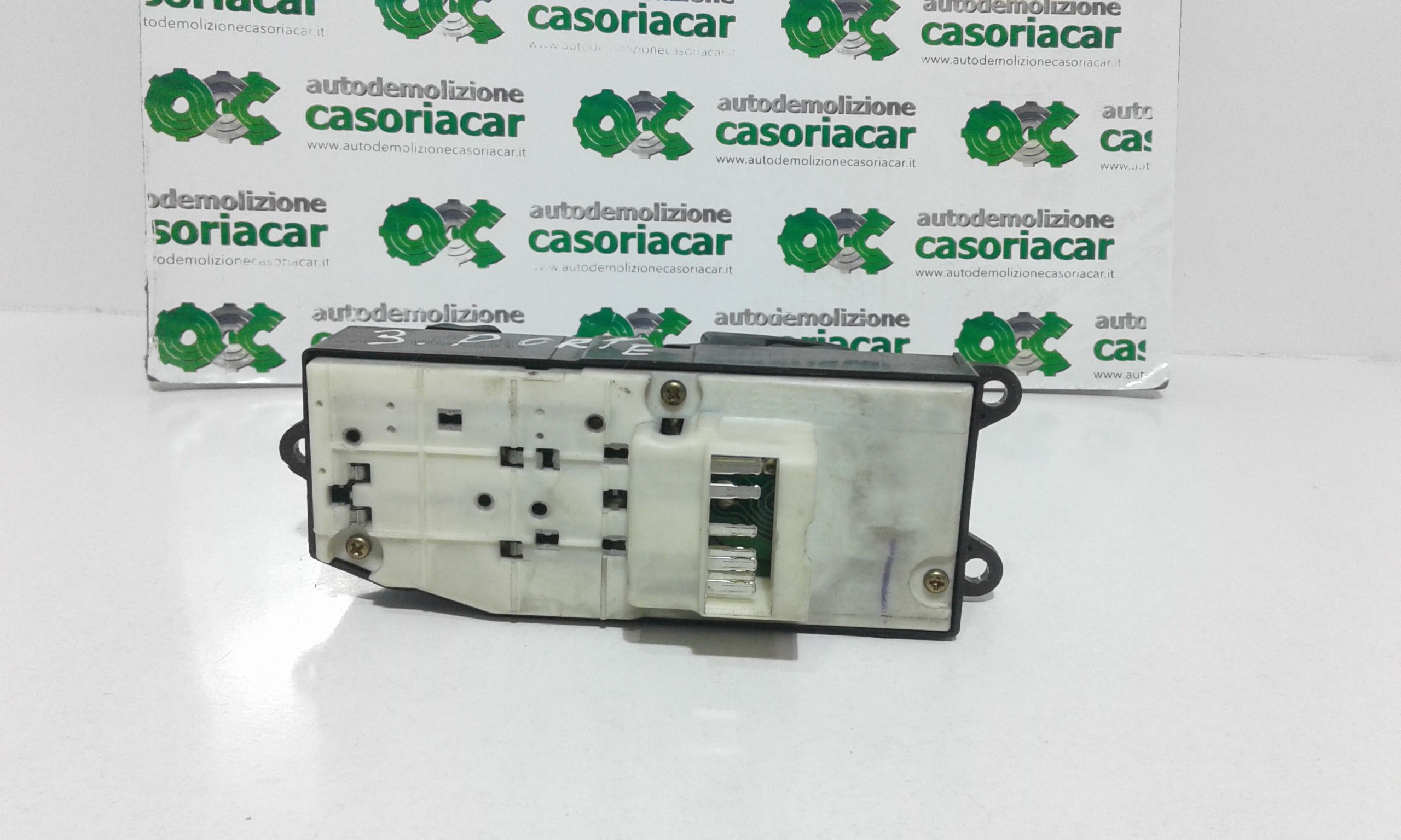 Interruttore Alzacristalli Porta Ant. Sinistro 8482010100 Usato