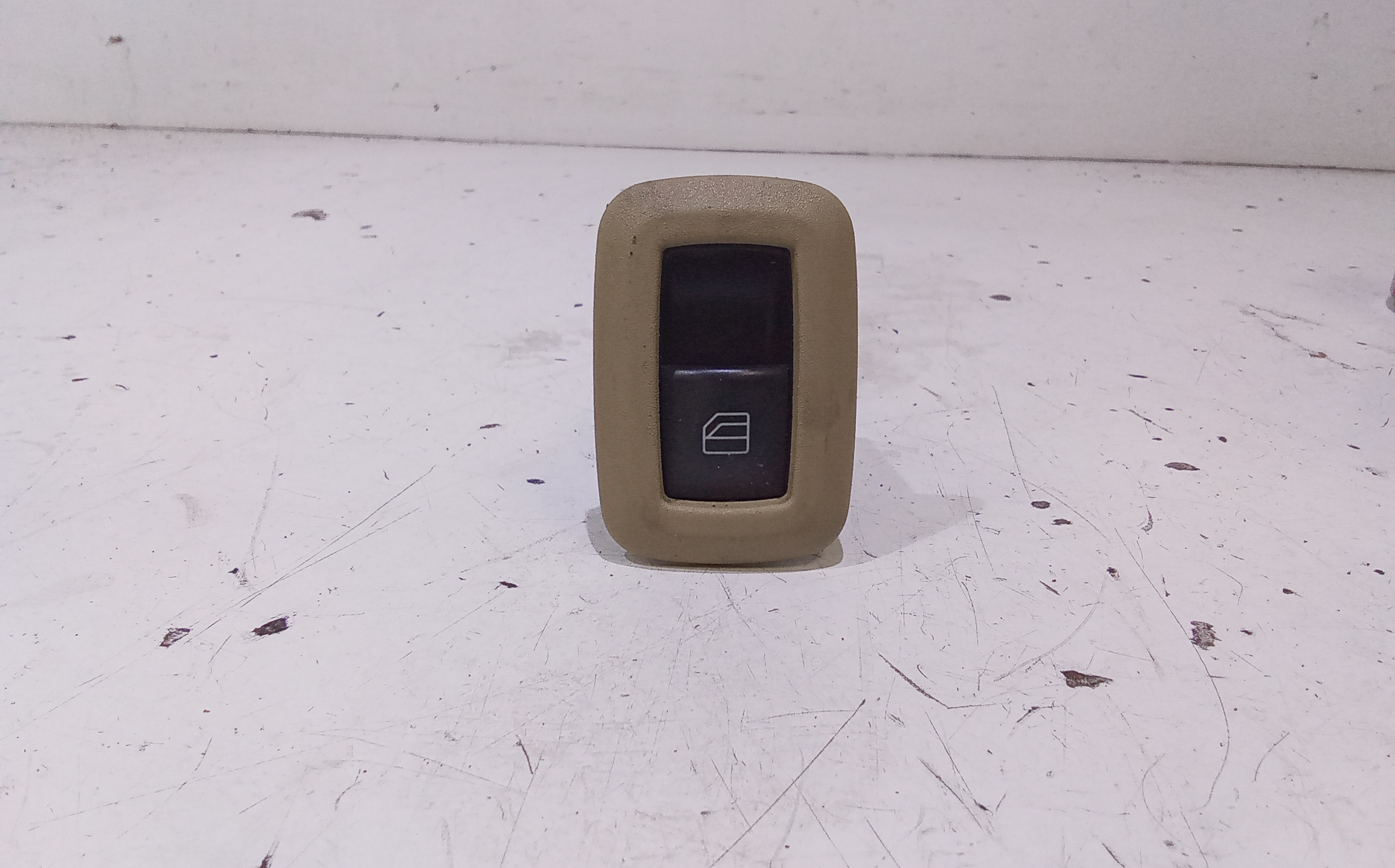 Interruttore Alzacristalli Porta Post. Sinistro A16982100599051 Usato