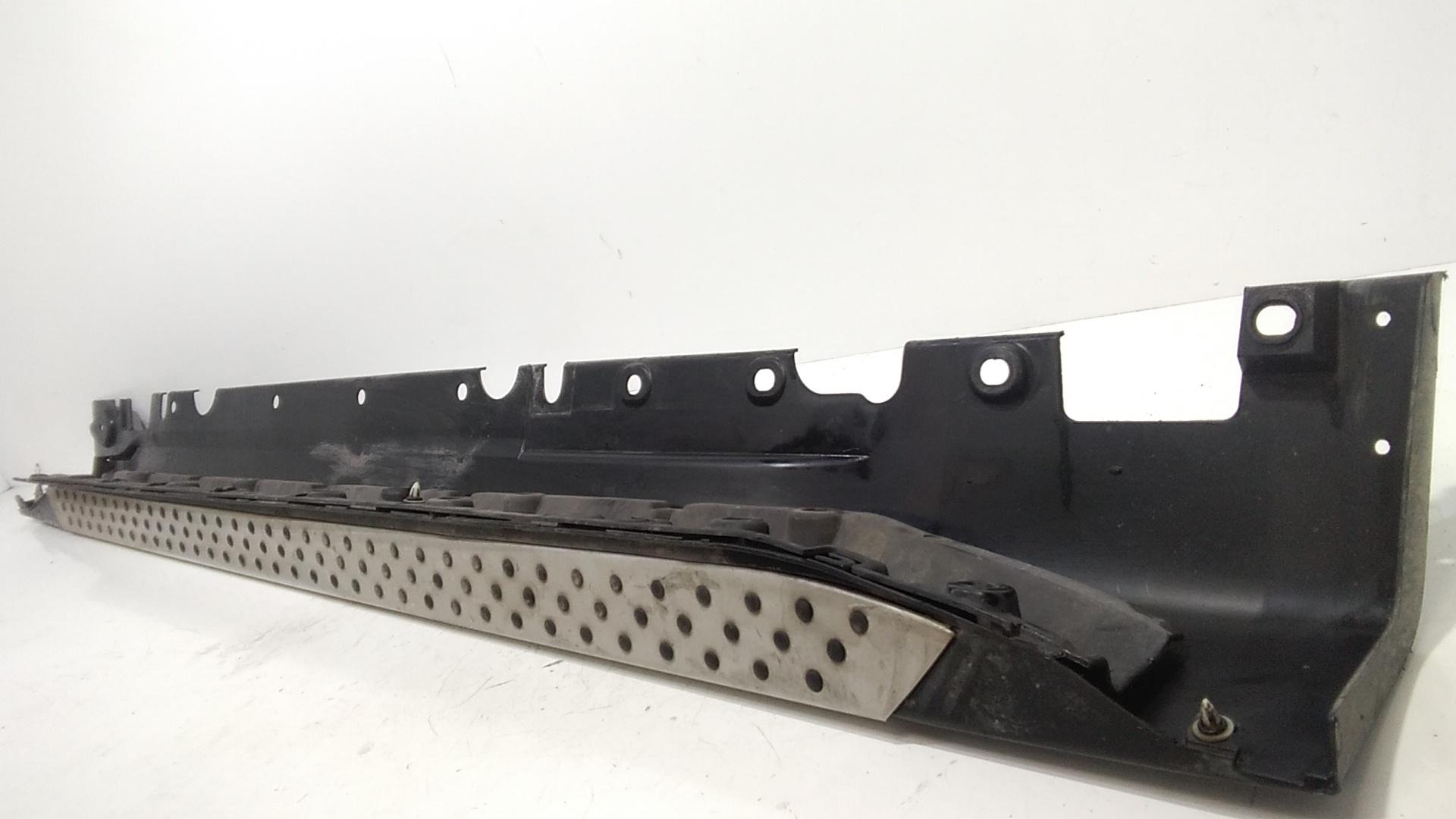 Modanatura Sottoporta Sinistro 51777176233 Usato