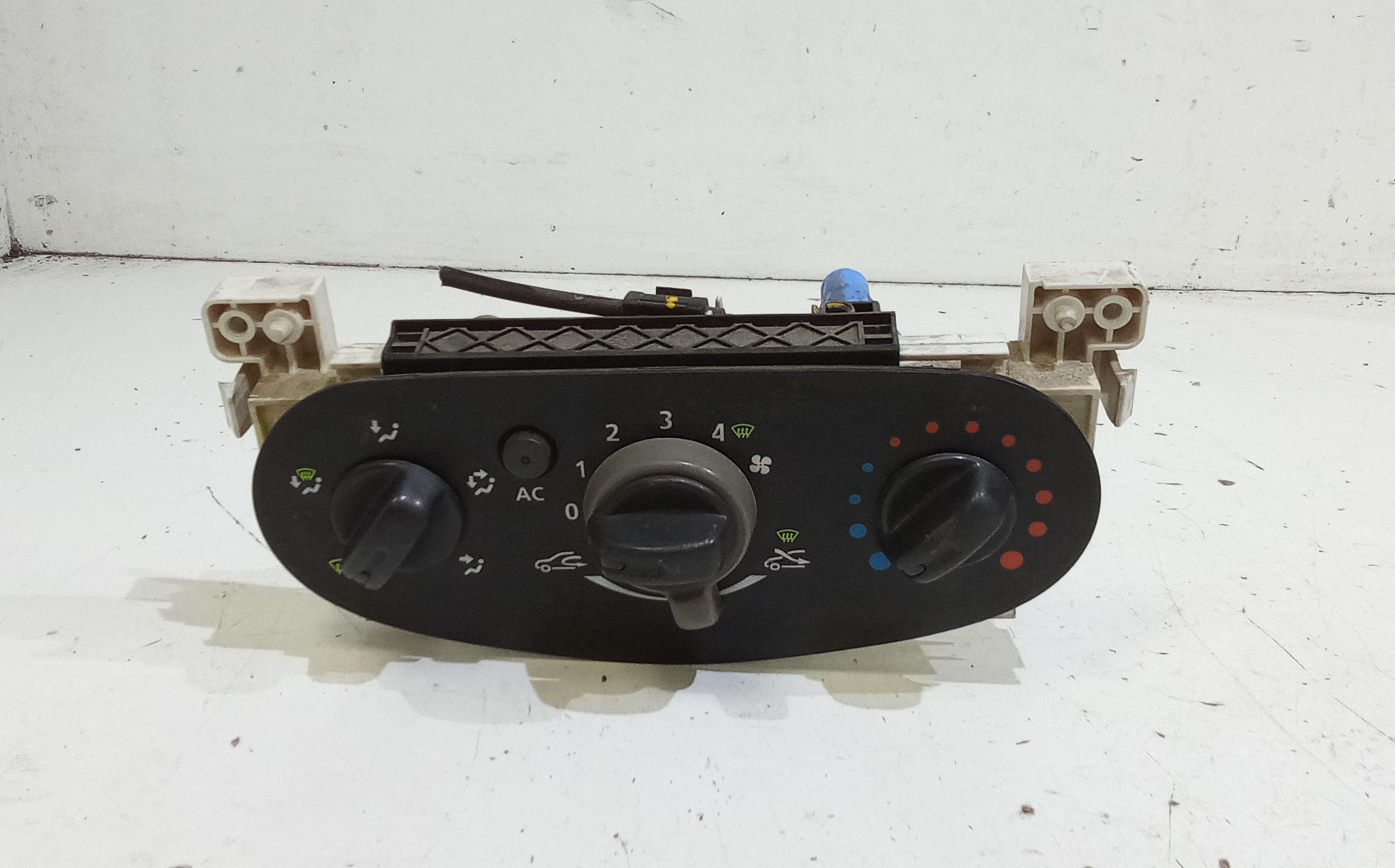 Blocco Comando Climatizzazione 6001551800 Usato