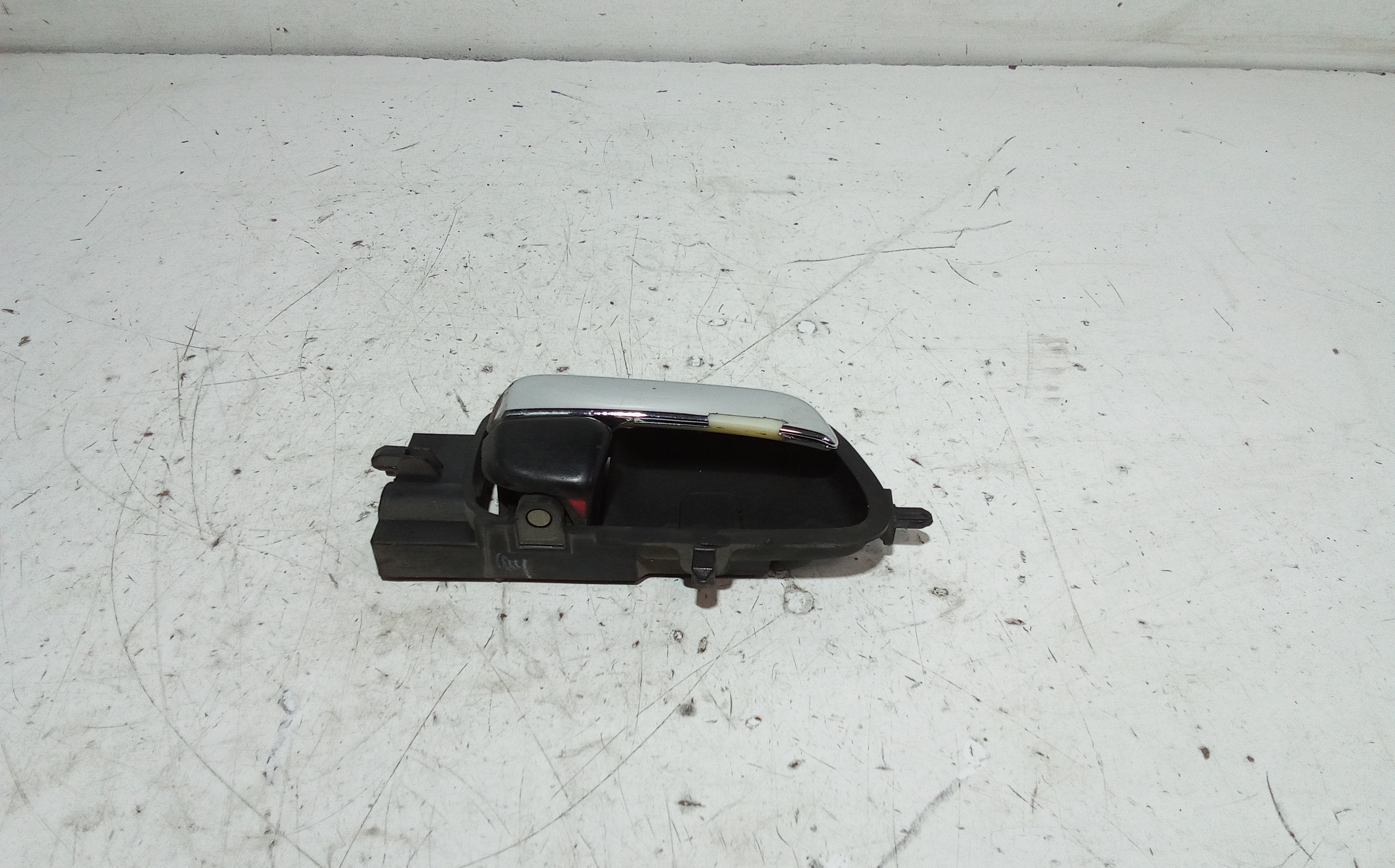 Maniglia Int. Apertura Porta Ant. Destro Usato