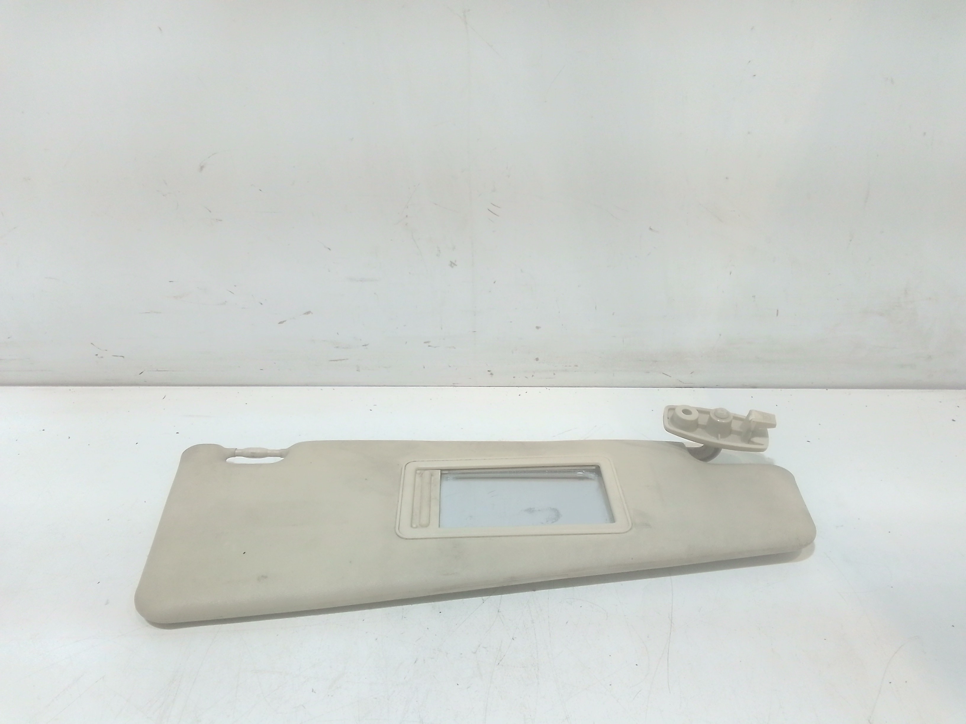 Aletta Parasole Parabrezza Destro 735383410 Usato