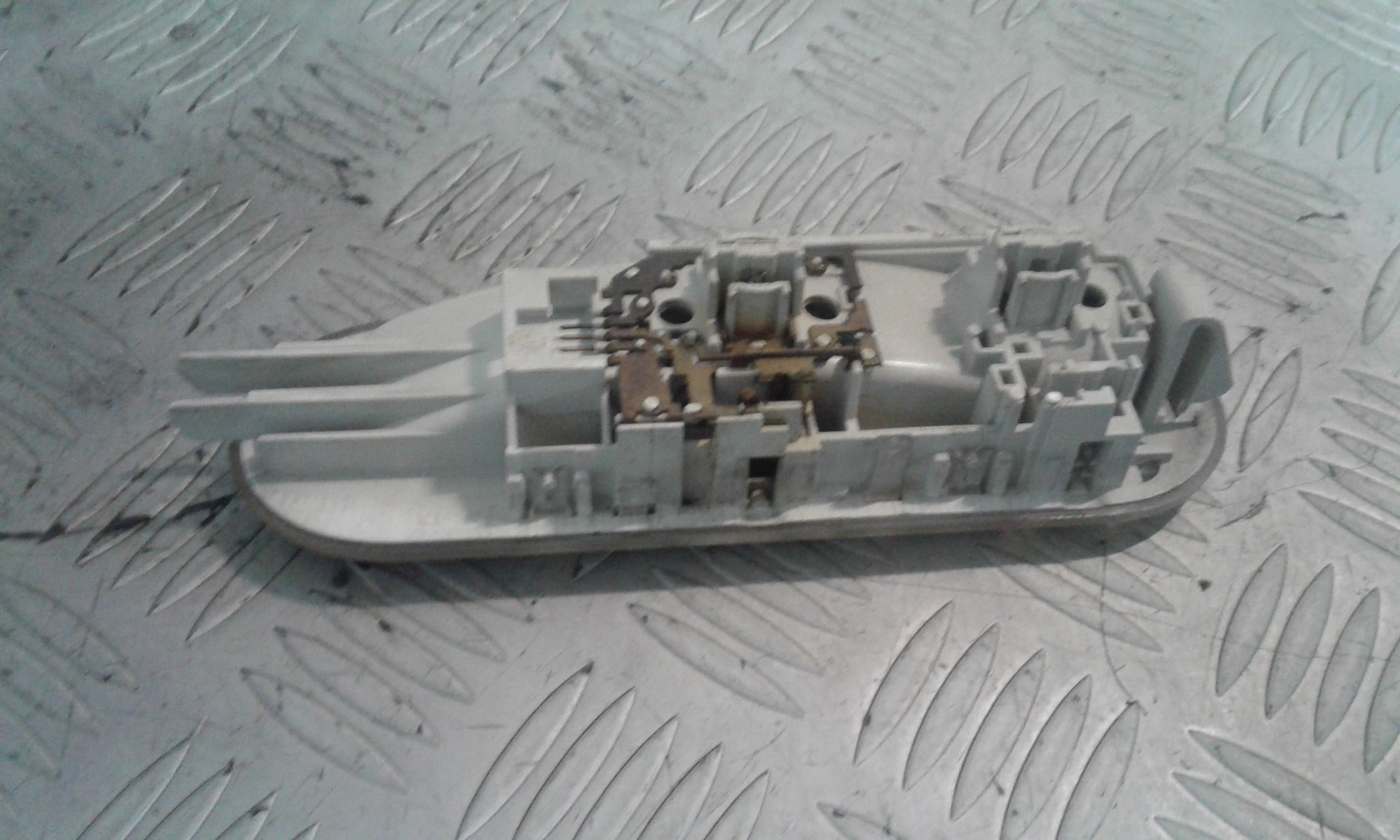 Luce Cortesia Ant. Tetto 8200074362 Usato