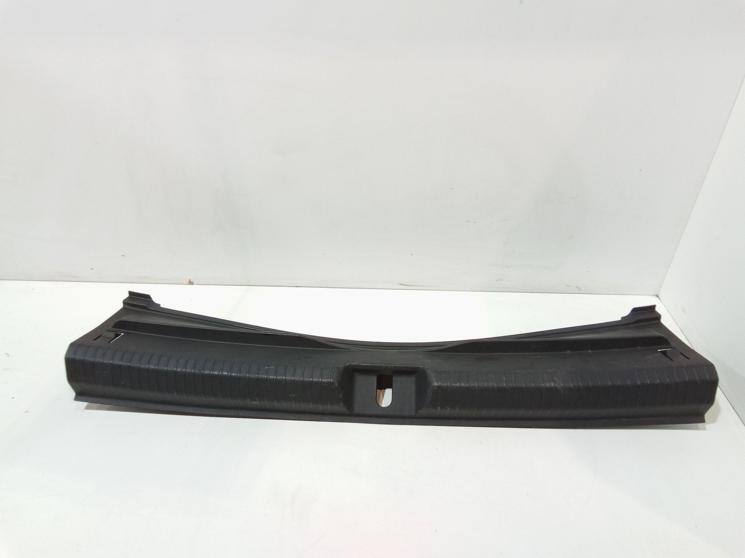 Modanatura Battivaligia Bagagliaio 1K6863459R82V Usato