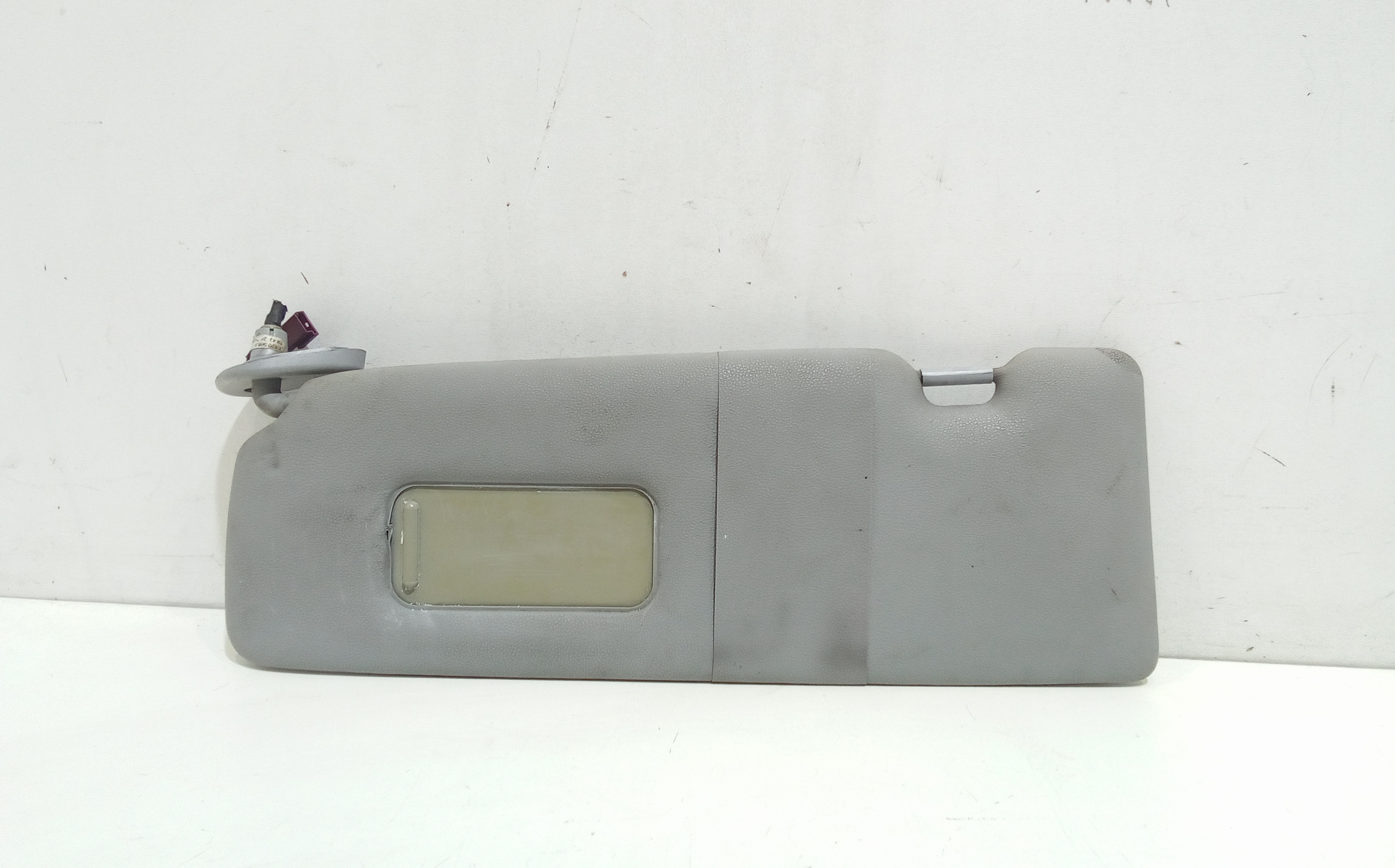 Aletta Parasole Parabrezza Sinistro 51162699047 Usato