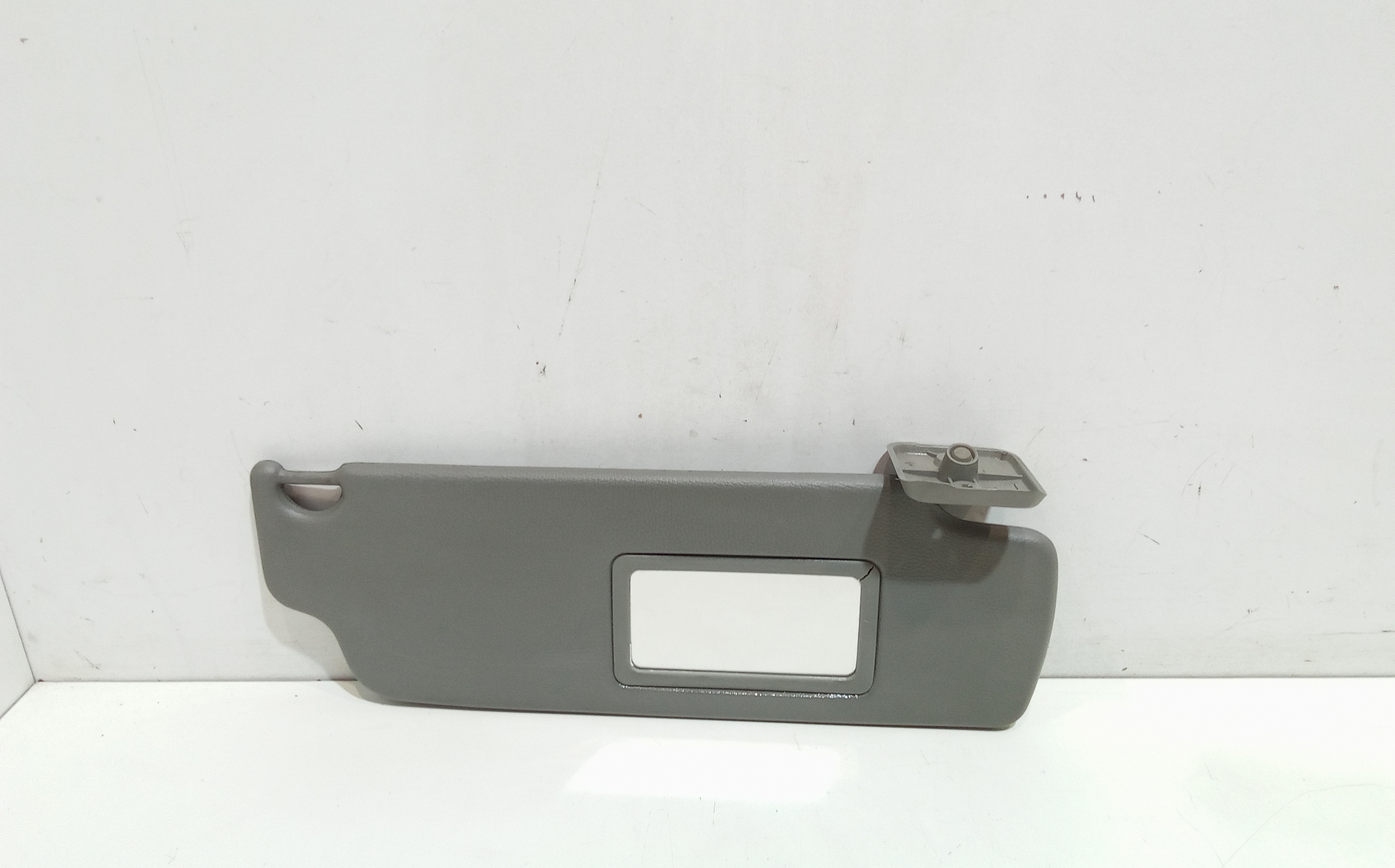 Aletta Parasole Parabrezza Destro 8200190789 Usato