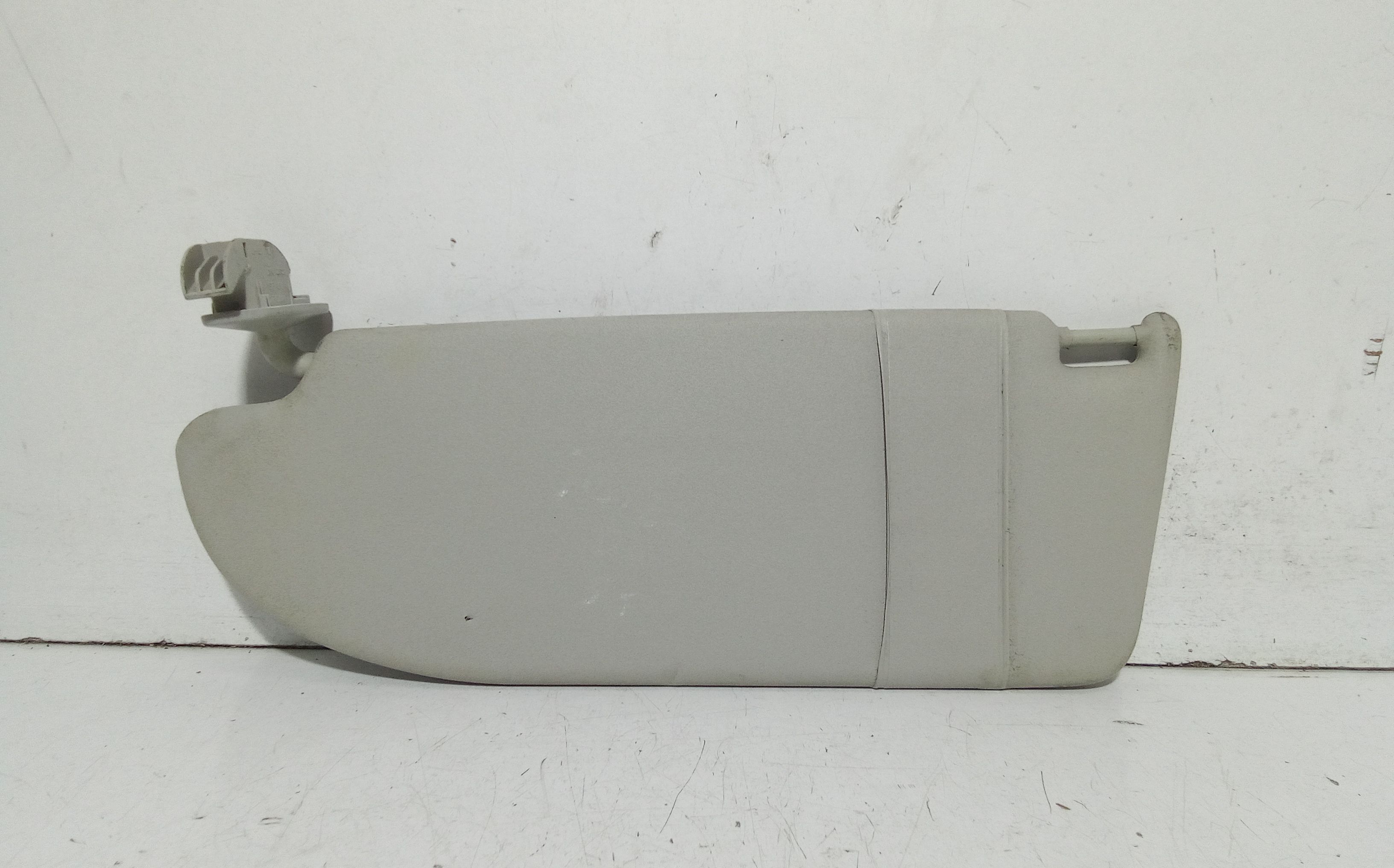 Aletta Parasole Parabrezza Sinistro 6L1857551A5W9 Usato