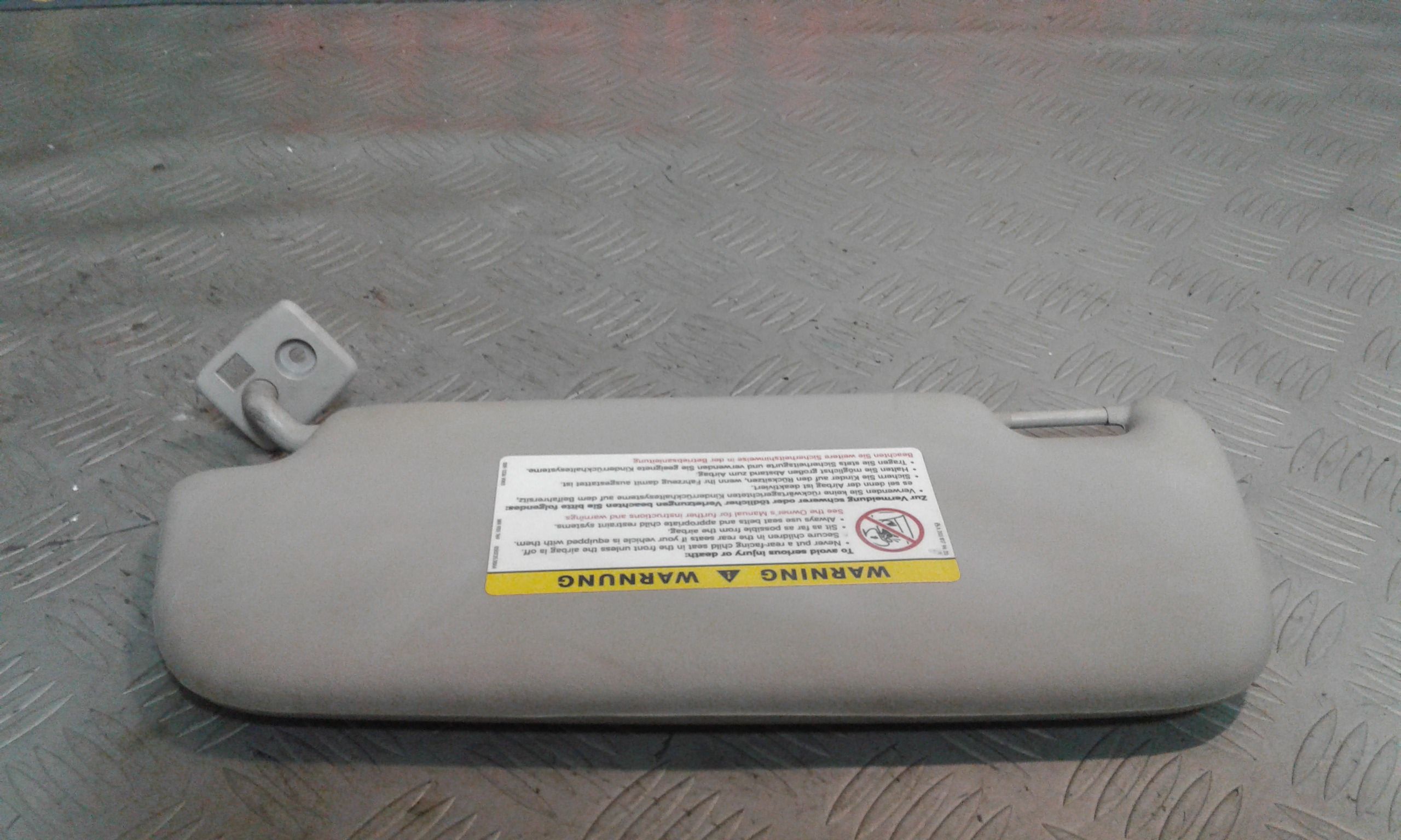 Aletta Parasole Parabrezza Destro A4548100410CH0A Usato