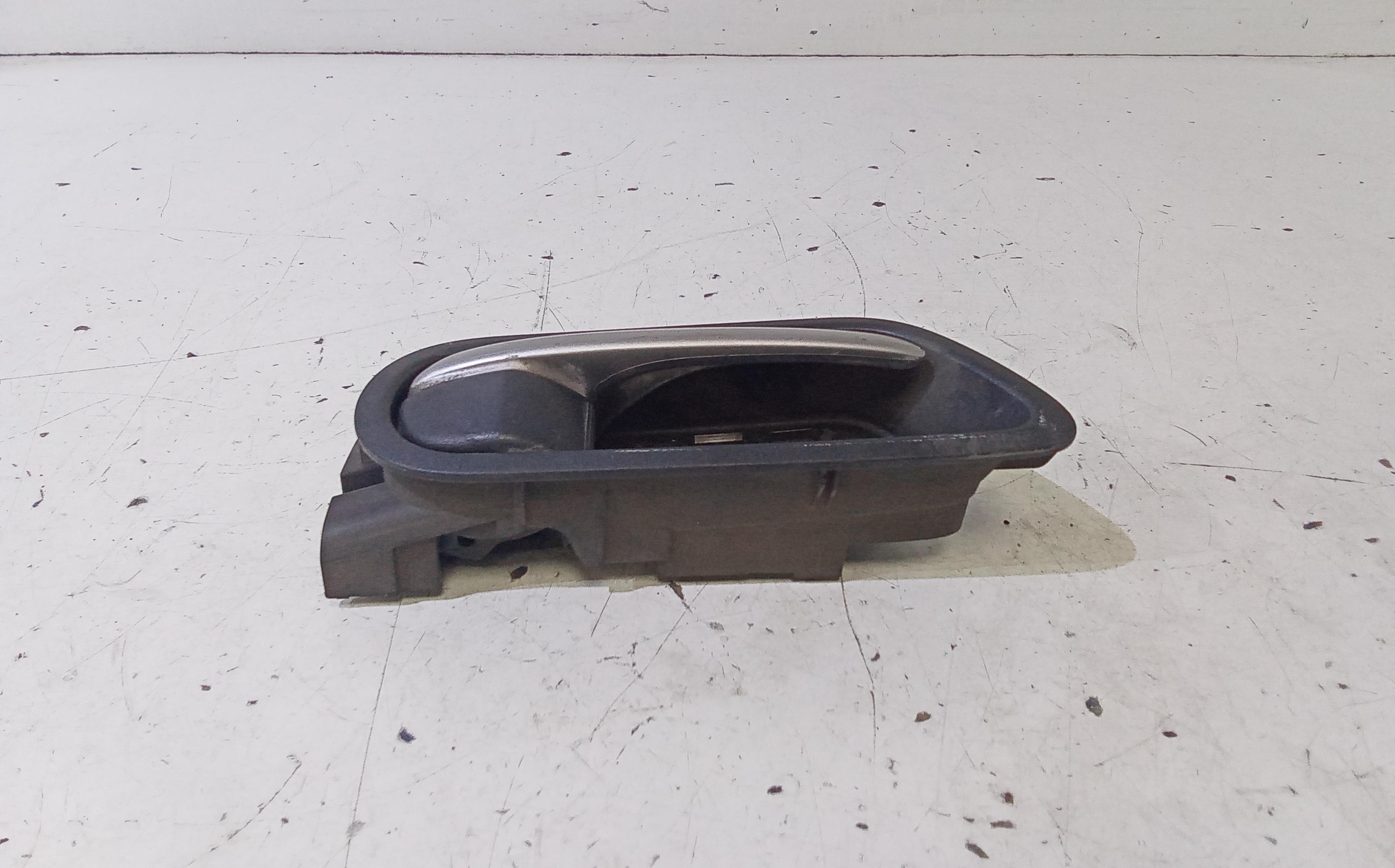 Maniglia Int. Apertura Porta Post. Destro BBM472330B02 Usato