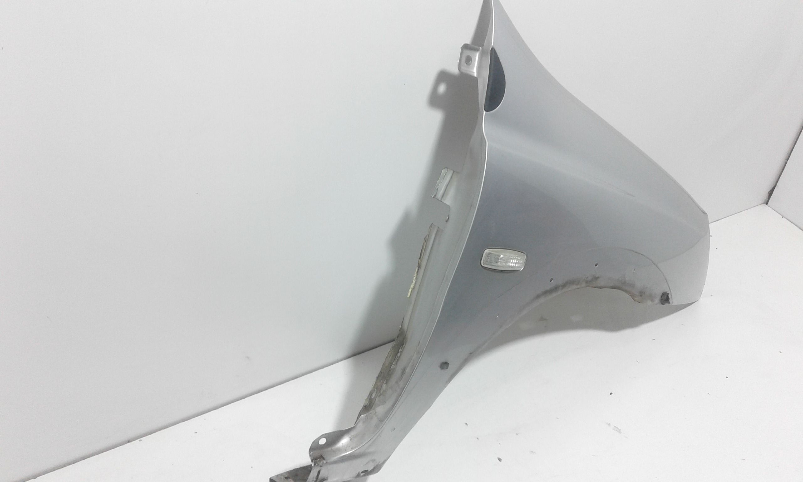 Parafango Ant. Destro 28438810Z104 Usato