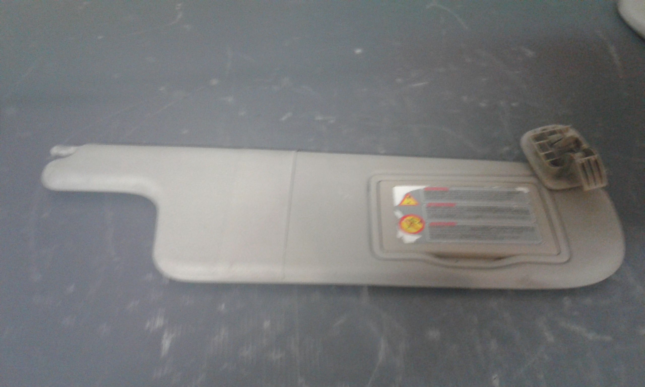 Aletta Parasole Parabrezza Destro 8200245822 Usato