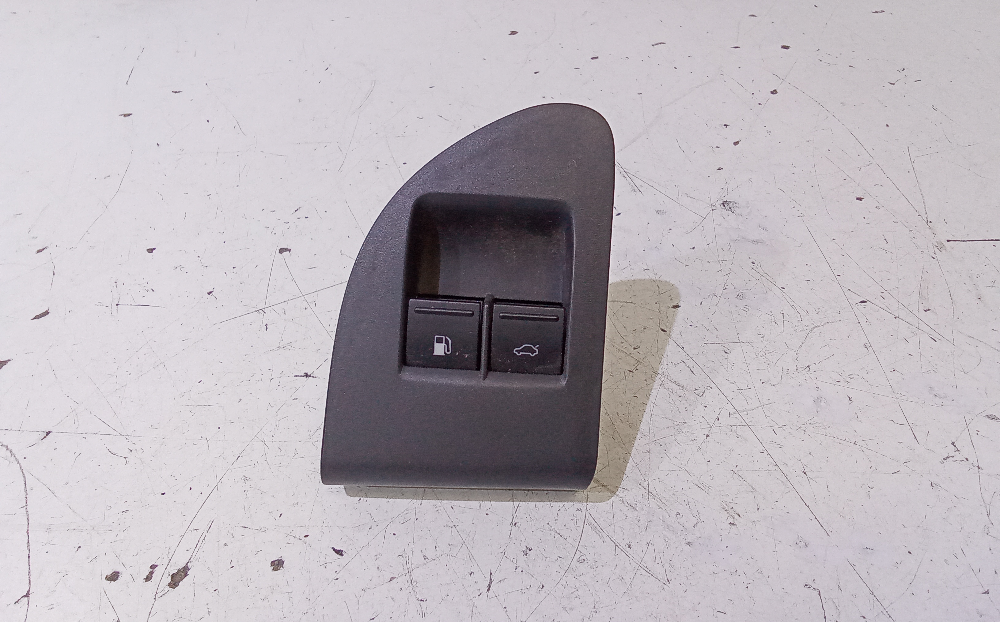 Interruttore Apertura Sportello Carburante Usato