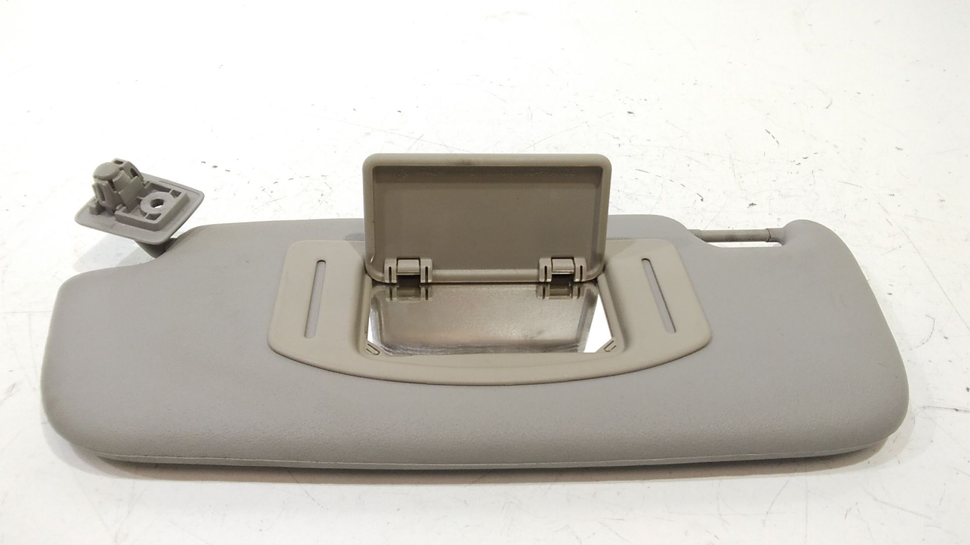 Aletta Parasole Parabrezza Sinistro A4548100910CH0A Usato