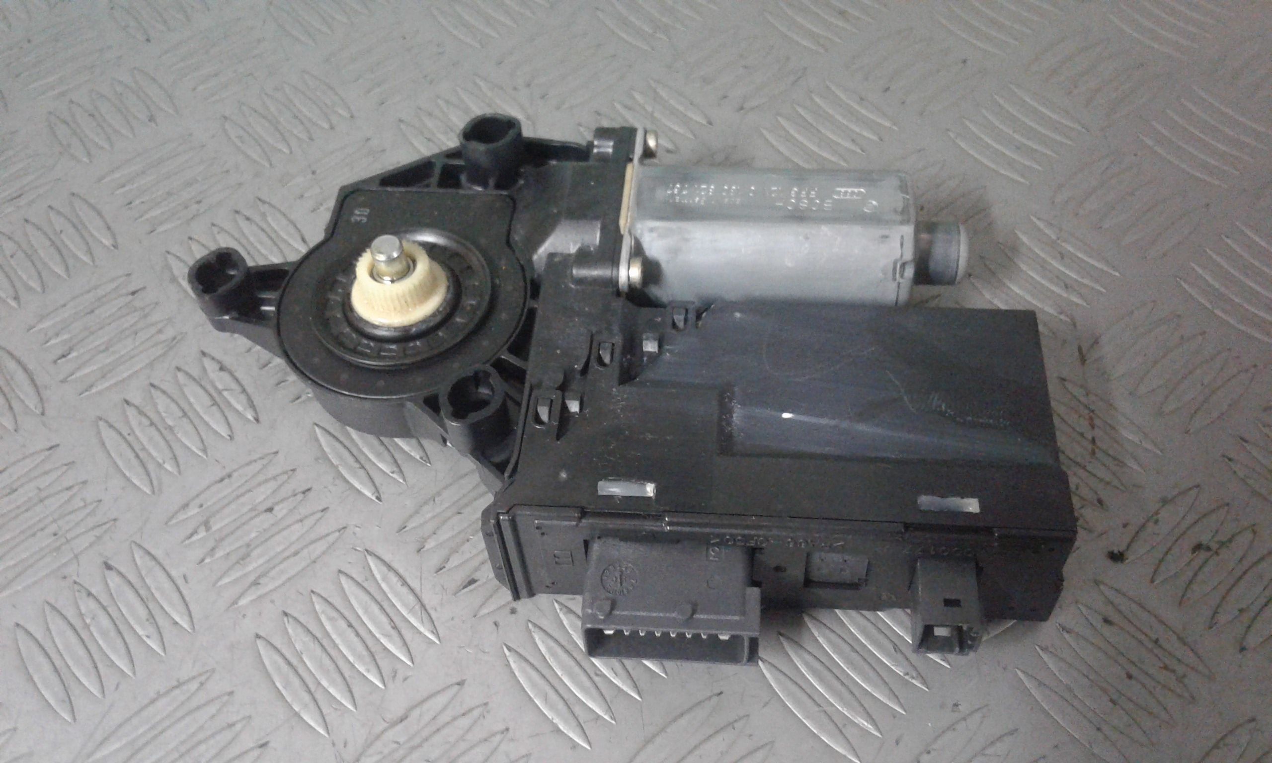 Motorino Alzacristallo Porta Ant. Sinistro 9221CA Usato